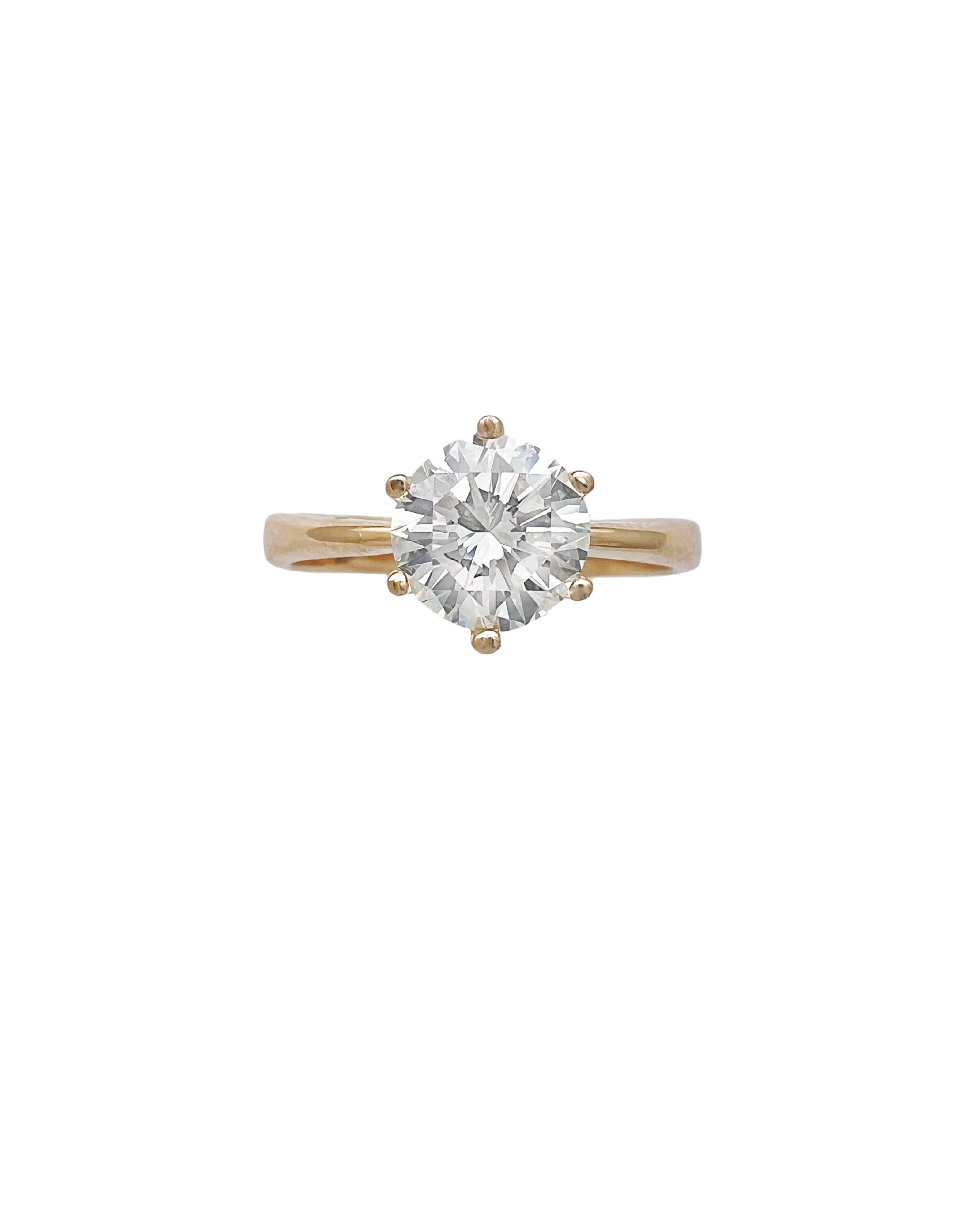 1.07 Carats Diamond VVS2 (Certified) Hearts & Arrow Set In 14 Karat Yellow Gold Ring