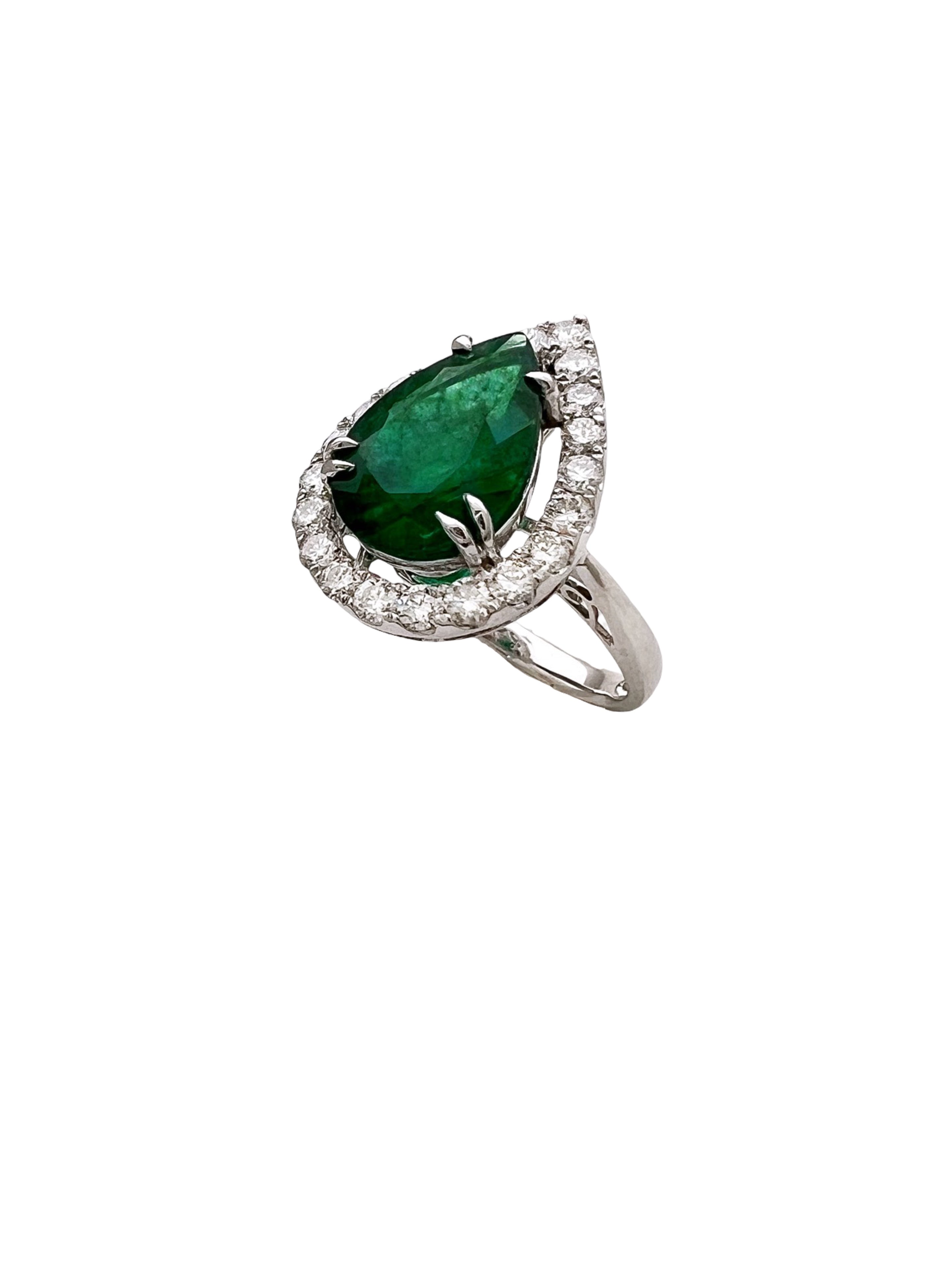 4.72 Carats Brazilian Emerald F2 (Certified) & 1.39 Carats Diamonds VS2 Set In 18K White Gold Ring