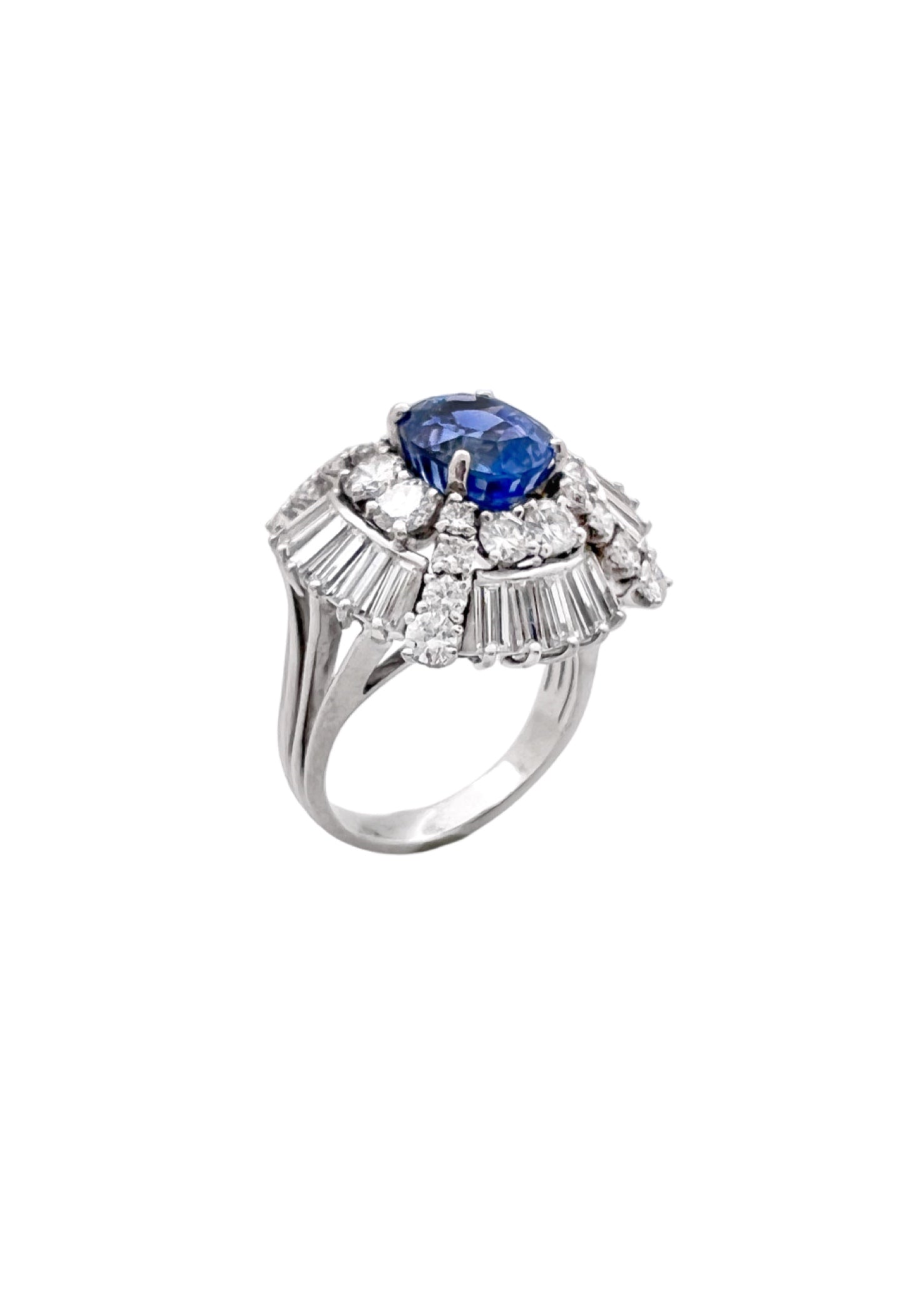 4.45Cts Sapphire Heated(Med Violetish-Blue) 5.61Cts Diamonds Cert. Platinum Ring