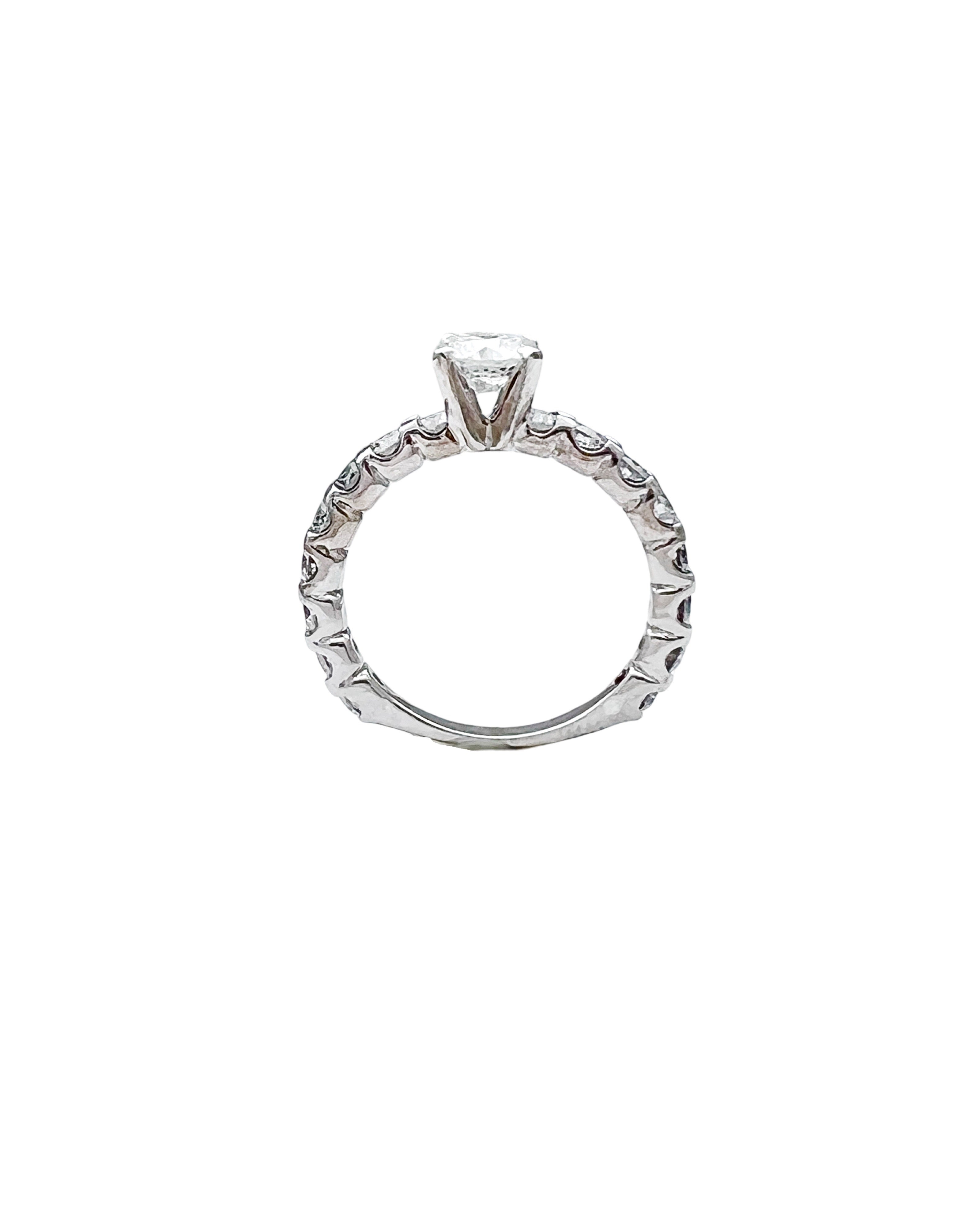 2.96 Carats Diamonds VS2/ Center 0.92 Carats SI2 (Certified) Set In 14 Karat White Gold Ring