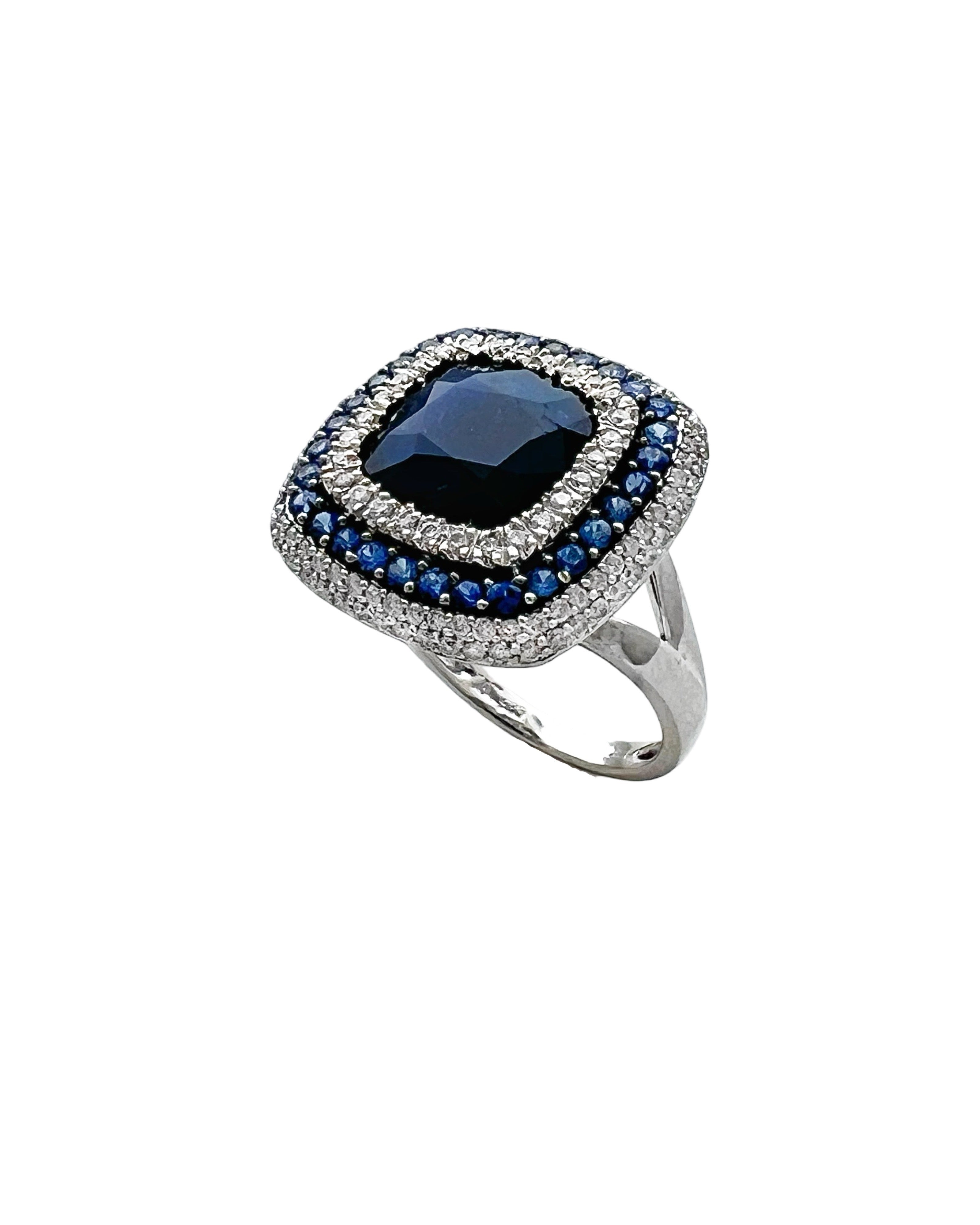 5.40 Carats Sapphire/Center 4.80 Sapphire Madagascar And 1.02 Carats Diamond VS2 Set 14 Karat White Gold Ring