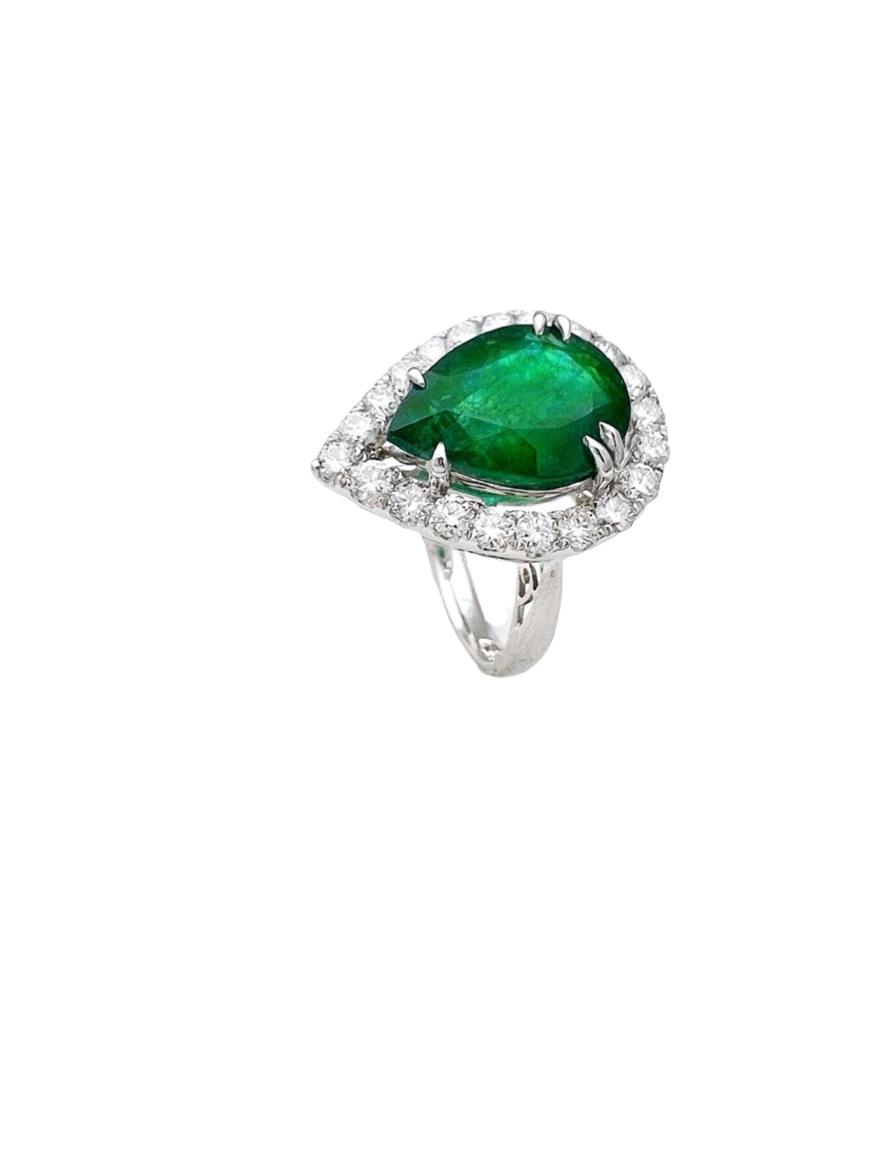 4.72 Carats Brazilian Emerald F2 (Certified) & 1.39 Carats Diamonds VS2 Set In 18K White Gold Ring