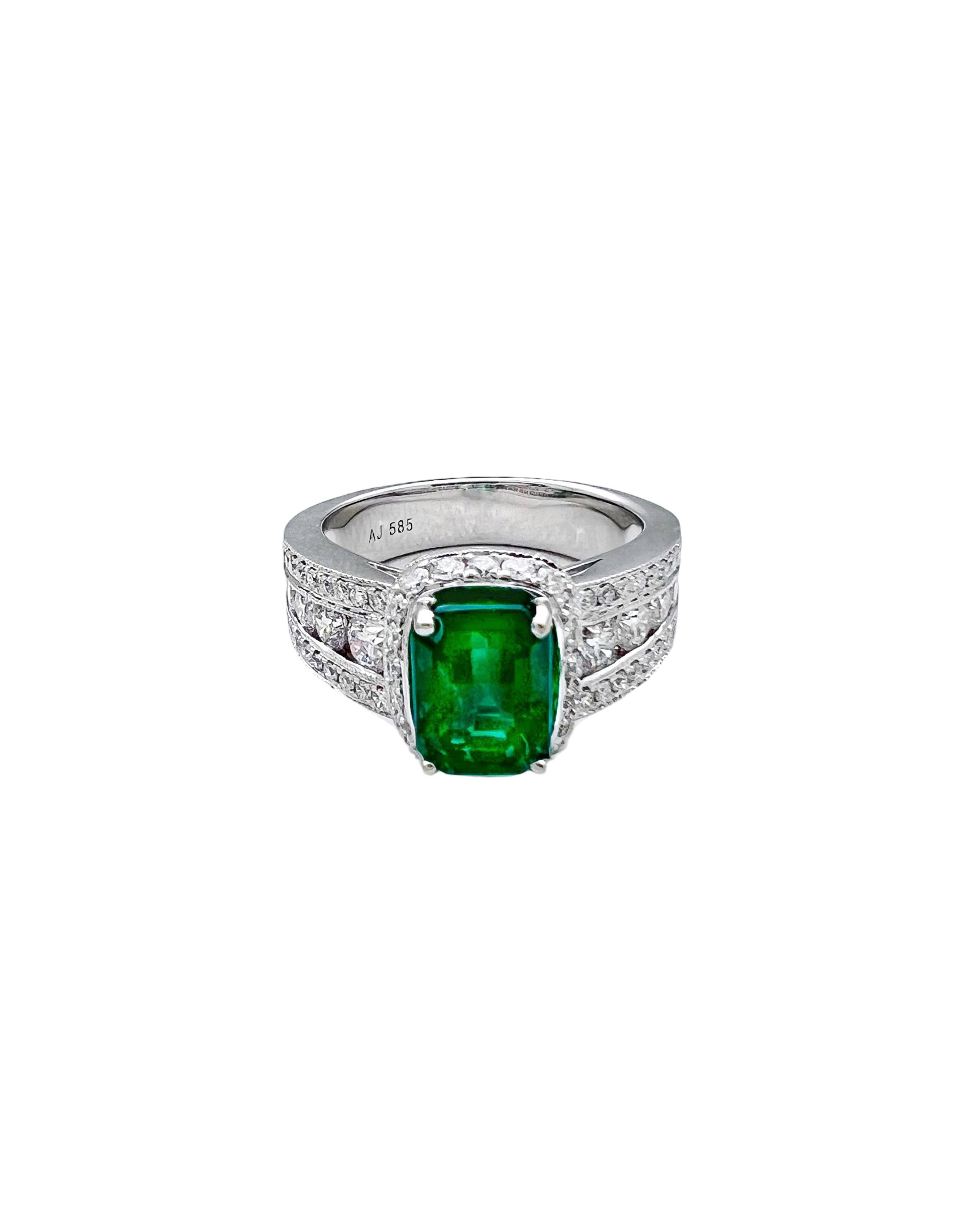 2.01 Carats Emerald Zambian F1 (Certified) & 2.01 Carats Diamond VS2 Set In 14 Karat White Gold Ring