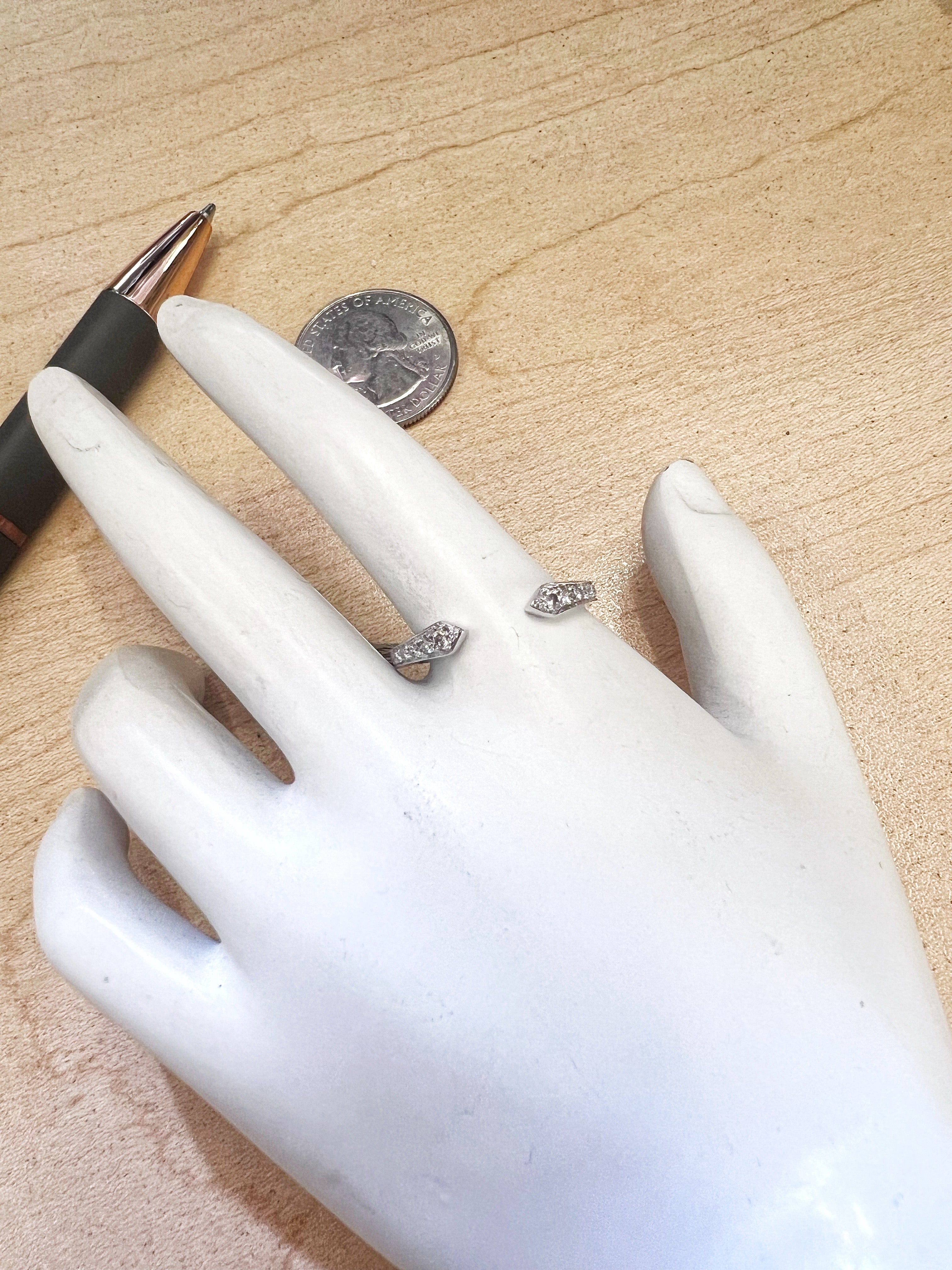 O.17 Carats Diamond Set In 14 Karat White Gold Gap Band