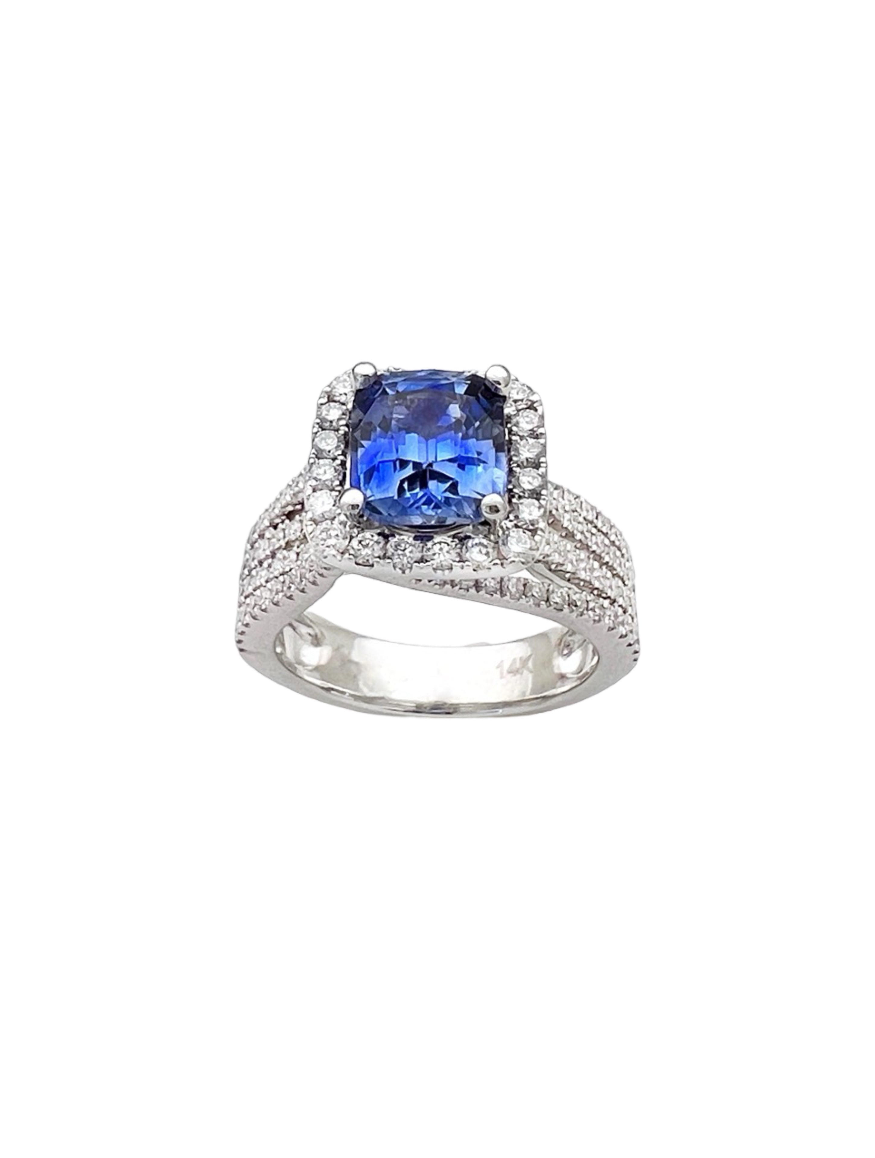 2.51 Carats Sapphire Ceylon Heated (Certified) & 1.48 Carats Diamonds VS2 Set In 14K White Gold Ring