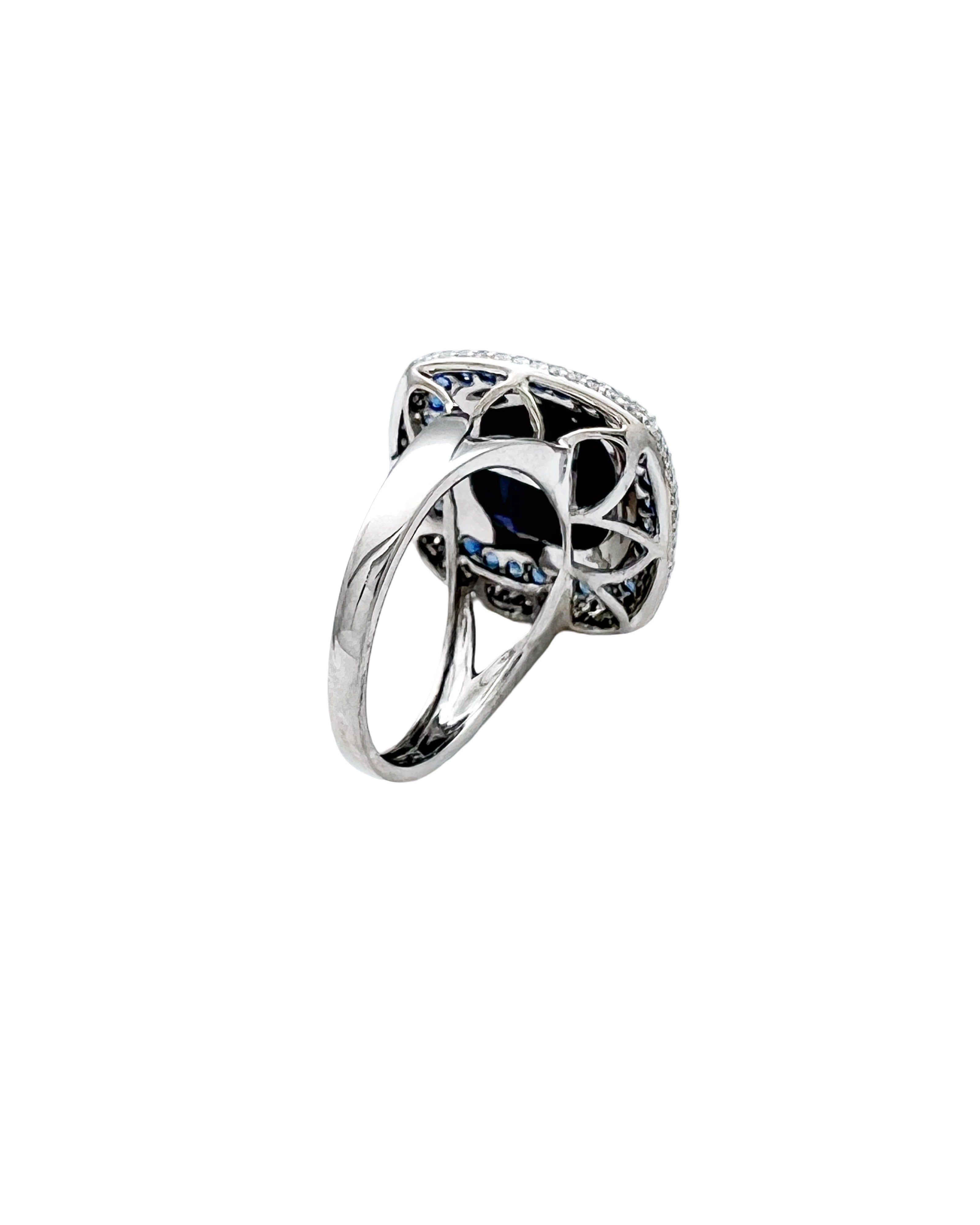5.40 Carats Sapphire/Center 4.80 Sapphire Madagascar And 1.02 Carats Diamond VS2 Set 14 Karat White Gold Ring