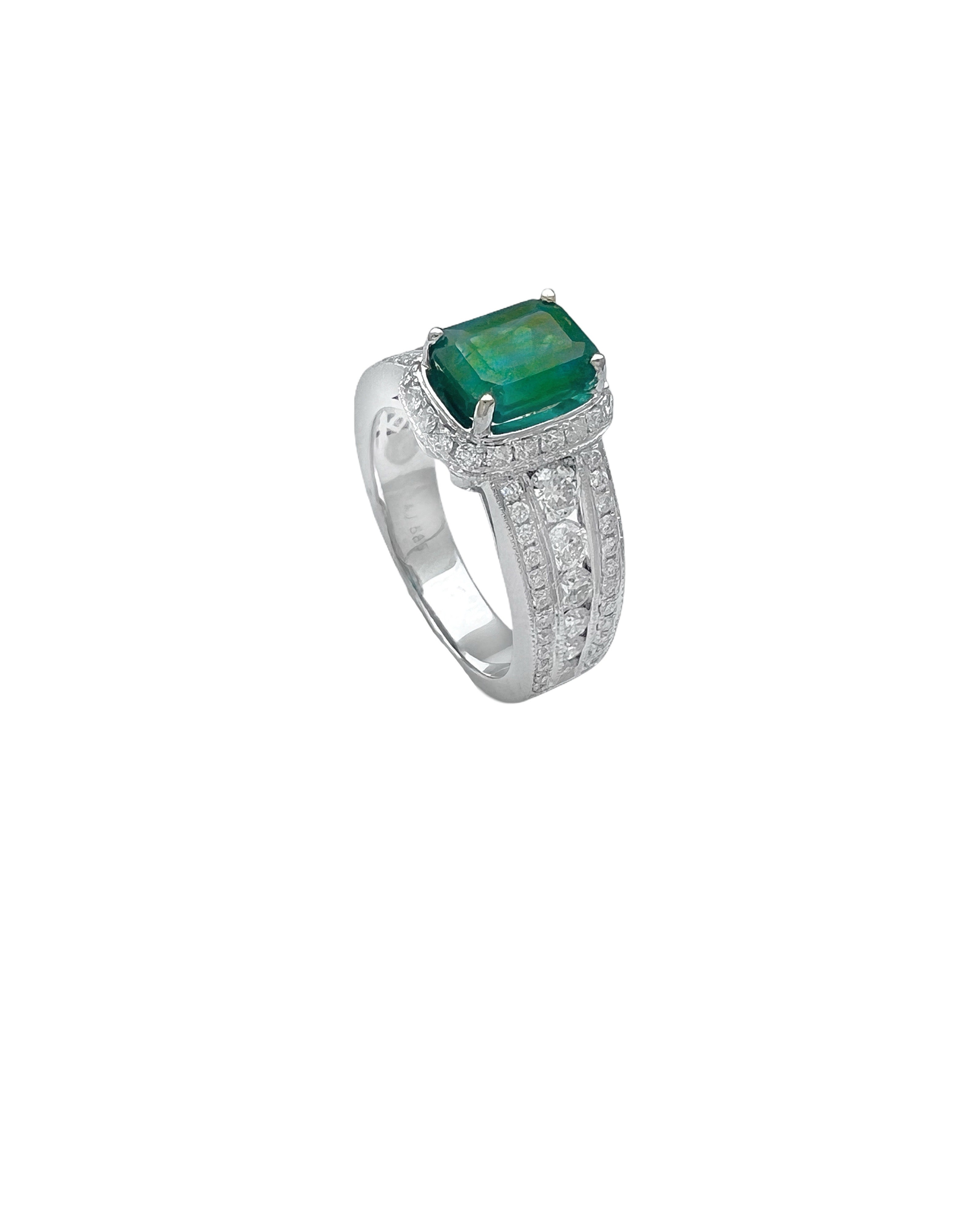 2.01 Carats Emerald Zambian F1 (Certified) & 2.01 Carats Diamond VS2 Set In 14 Karat White Gold Ring