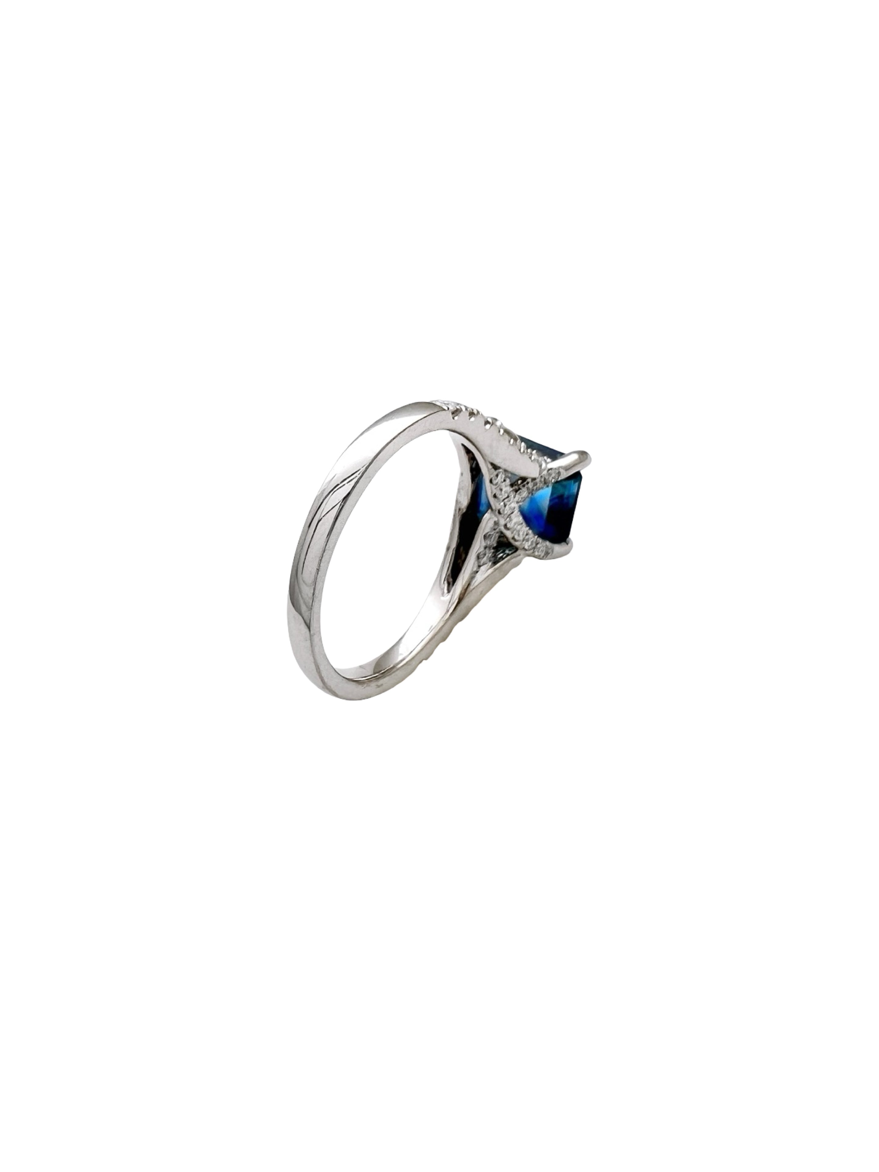 3.30 Carats Ceylon Sapphire No Heat (Certified) & 1.02 Carats Diamonds VS2 Set In 18K White Gold Ring