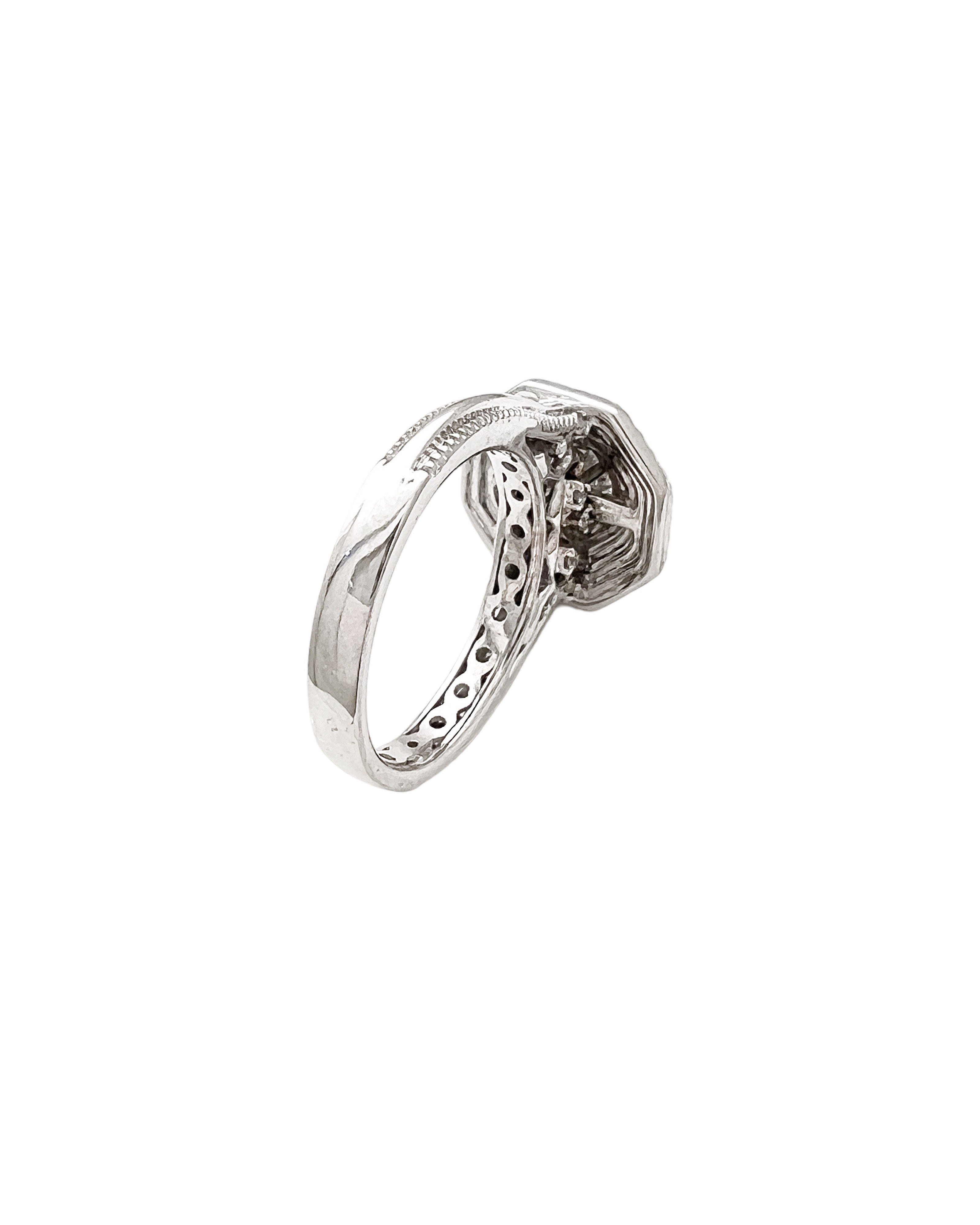 1.69 Carats Diamonds VS2(Center 0.51/5.2MM) Set In 14 Karat White Gold Ring