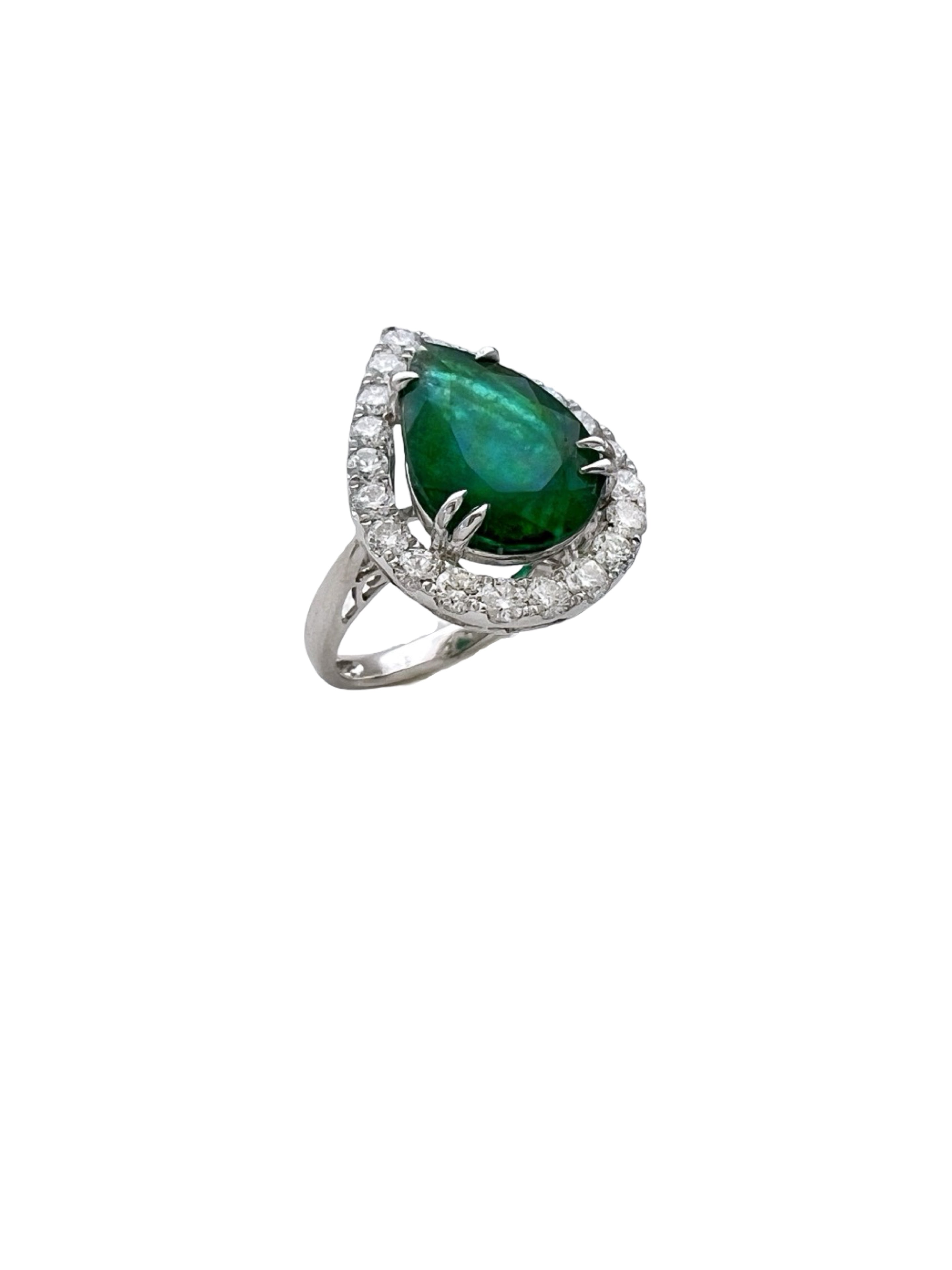 4.72 Carats Brazilian Emerald F2 (Certified) & 1.39 Carats Diamonds VS2 Set In 18K White Gold Ring