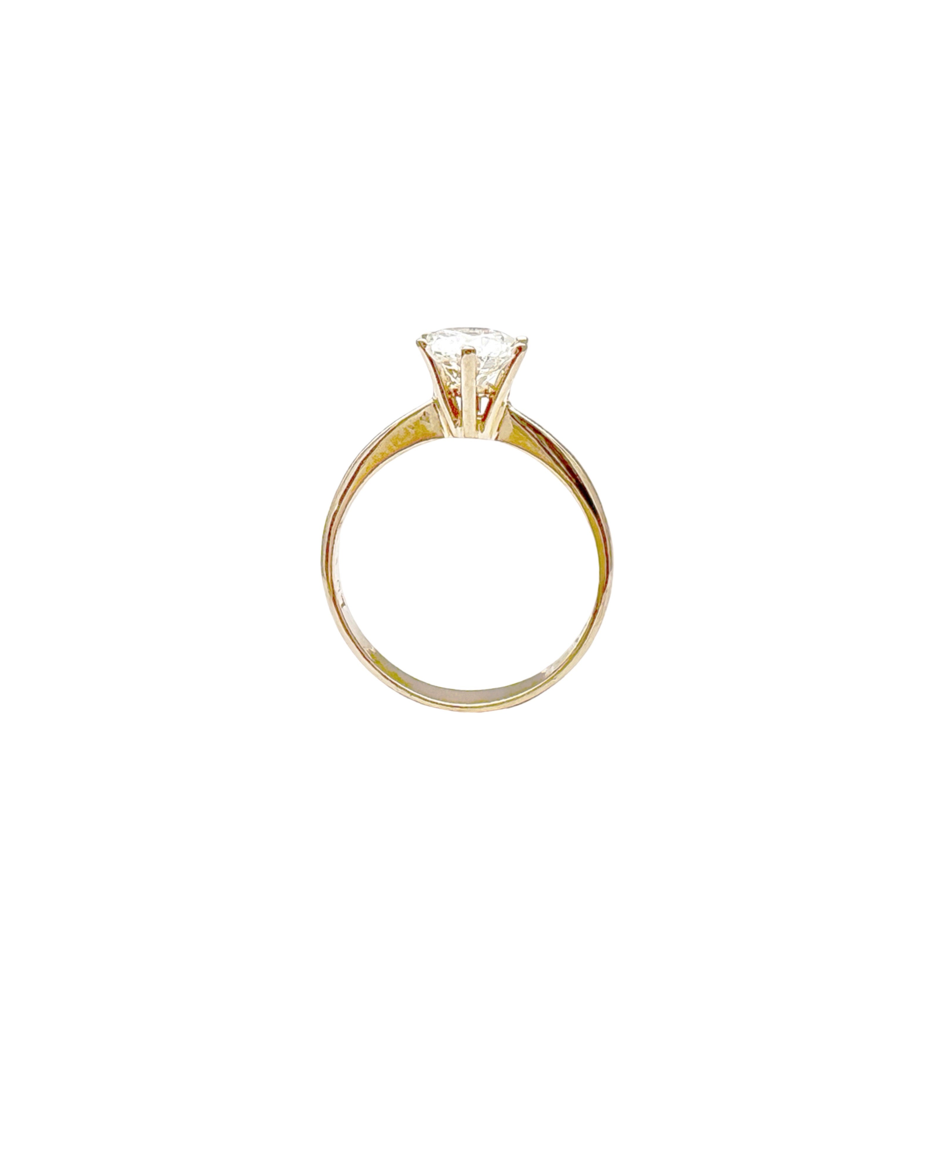 1.07 Carats Diamond VVS2 (Certified) Hearts & Arrow Set In 14 Karat Yellow Gold Ring