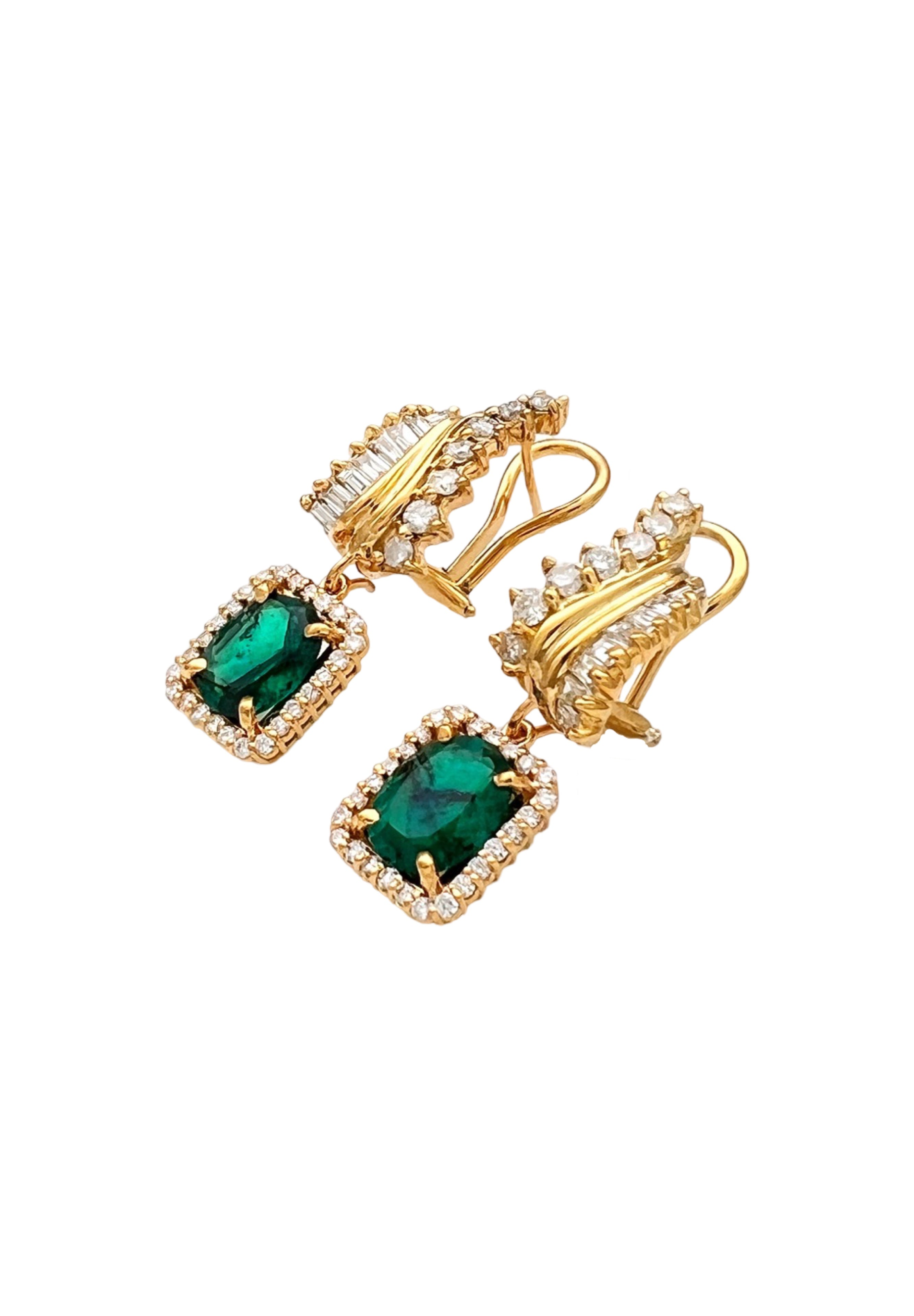 3.26Ct Trapiche Emerald F1-N/O (Col.)Certified & 2.01Ct Dia 18K Yel-Gold Earring