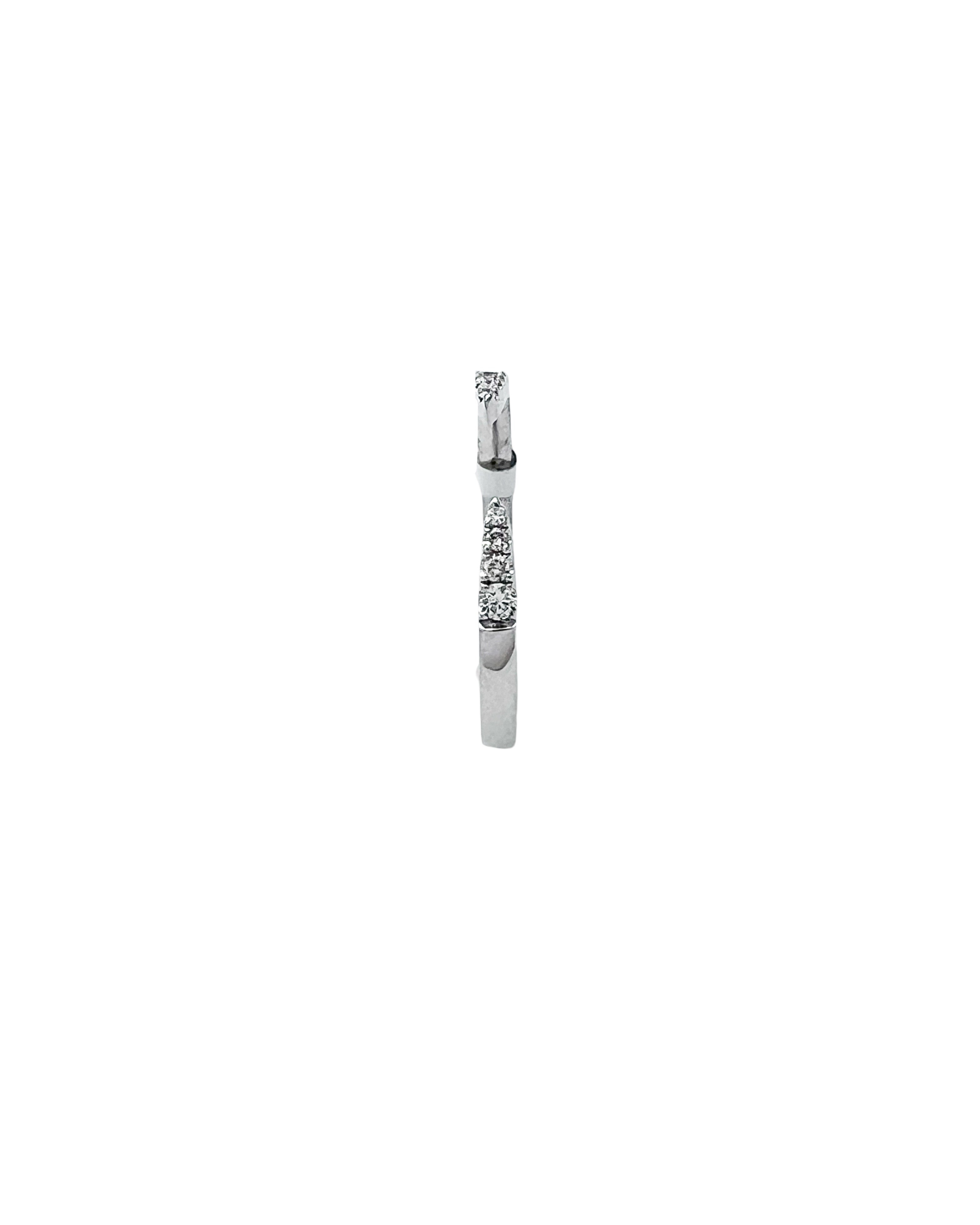 0.07 Carats Diamond VS2 Set In 14 Karat White Gold Gap Band