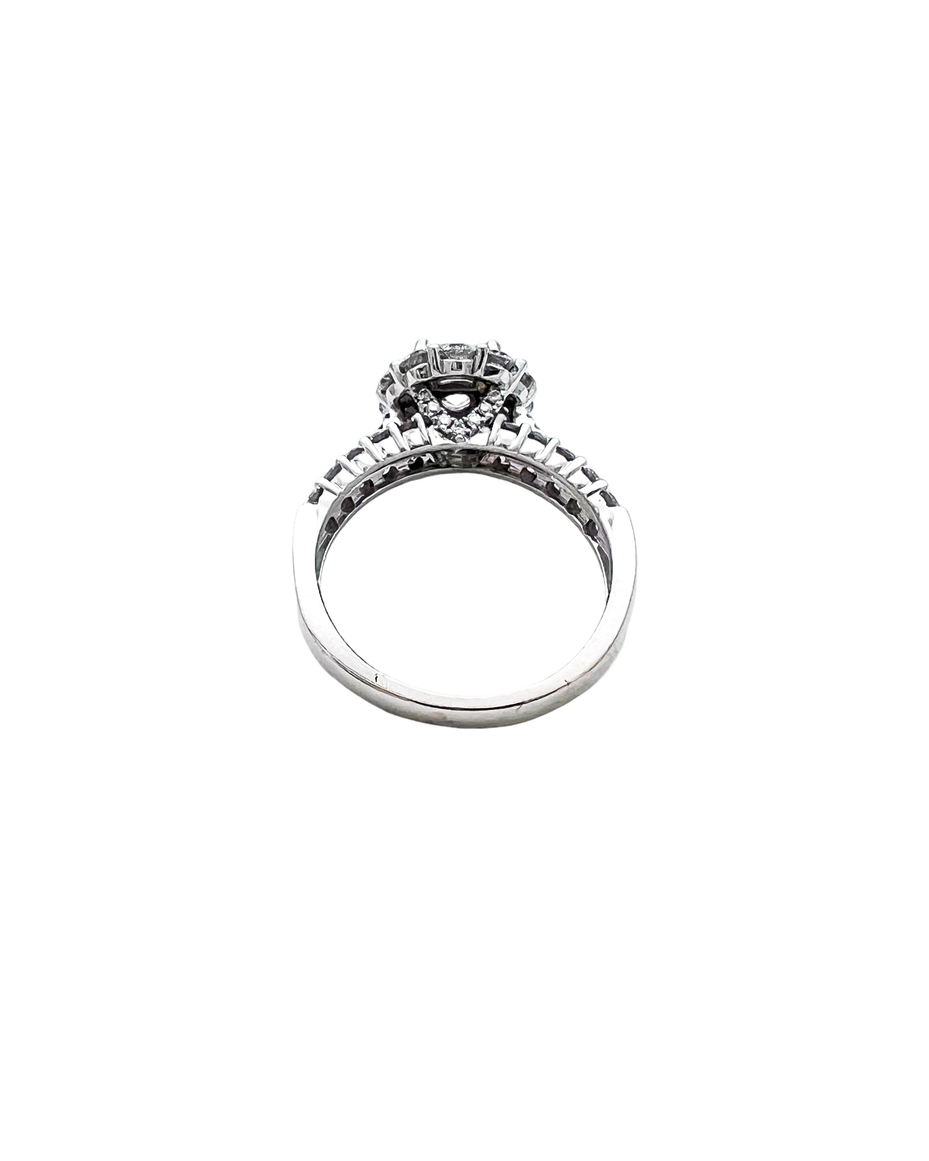 2.26 Carats Diamonds VS1-2(Center 0.81 Carats VVS1 Hearts & Arrows) Set in 18 Karat White Gold Ring