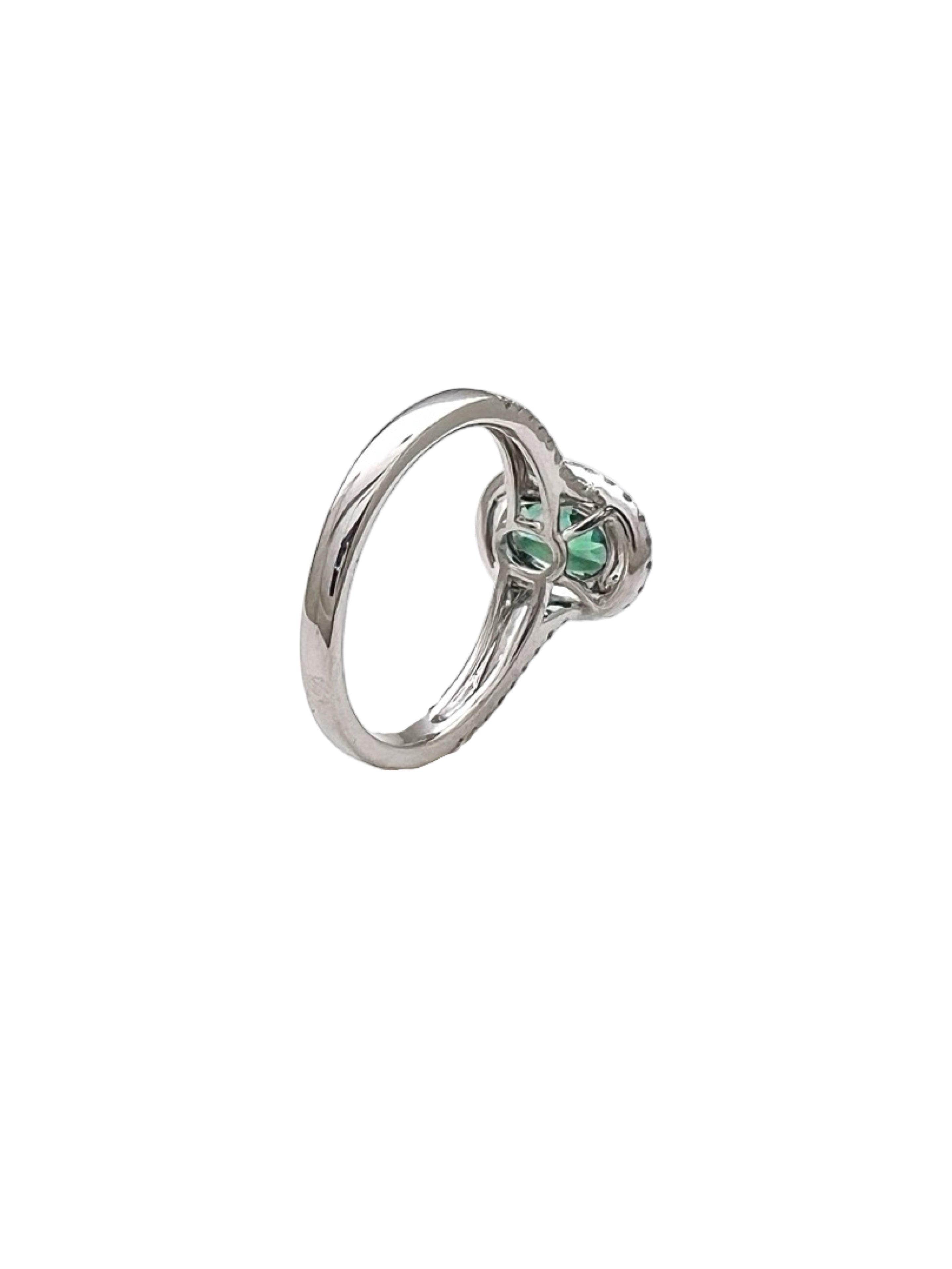 0.77 Carats Alexandrite GIA (Certified) & 0.52 Carats Diamond VS2 Set In 14K White Gold Ring