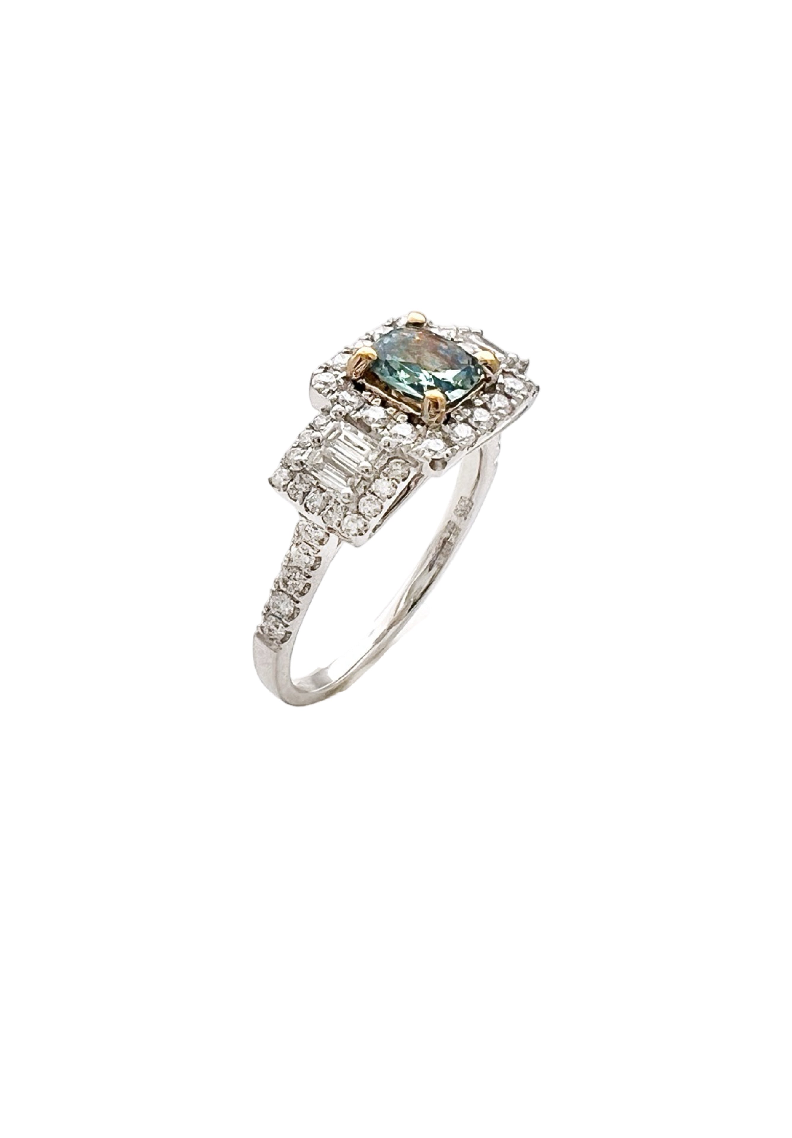 0.63 Carats Alexandrite GIA (Certified) & 0.92 Carats Diamonds VS2 Set In 14K White & Yellow Gold Ring