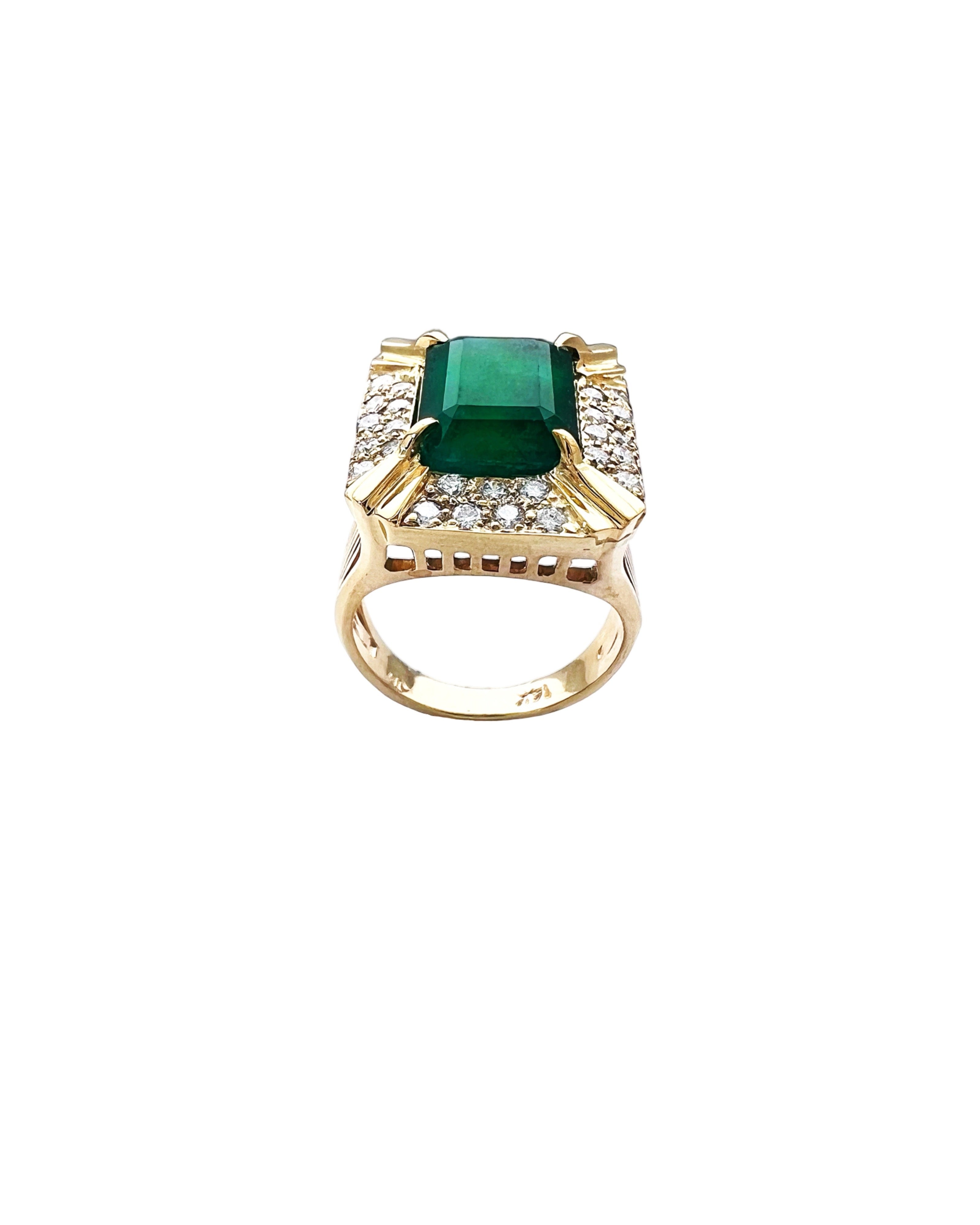 5.31 Carats Emerald Brazil F1 (Certified) & 0.81 Carats Diamonds Set In 14 Karat Yellow Gold Ring