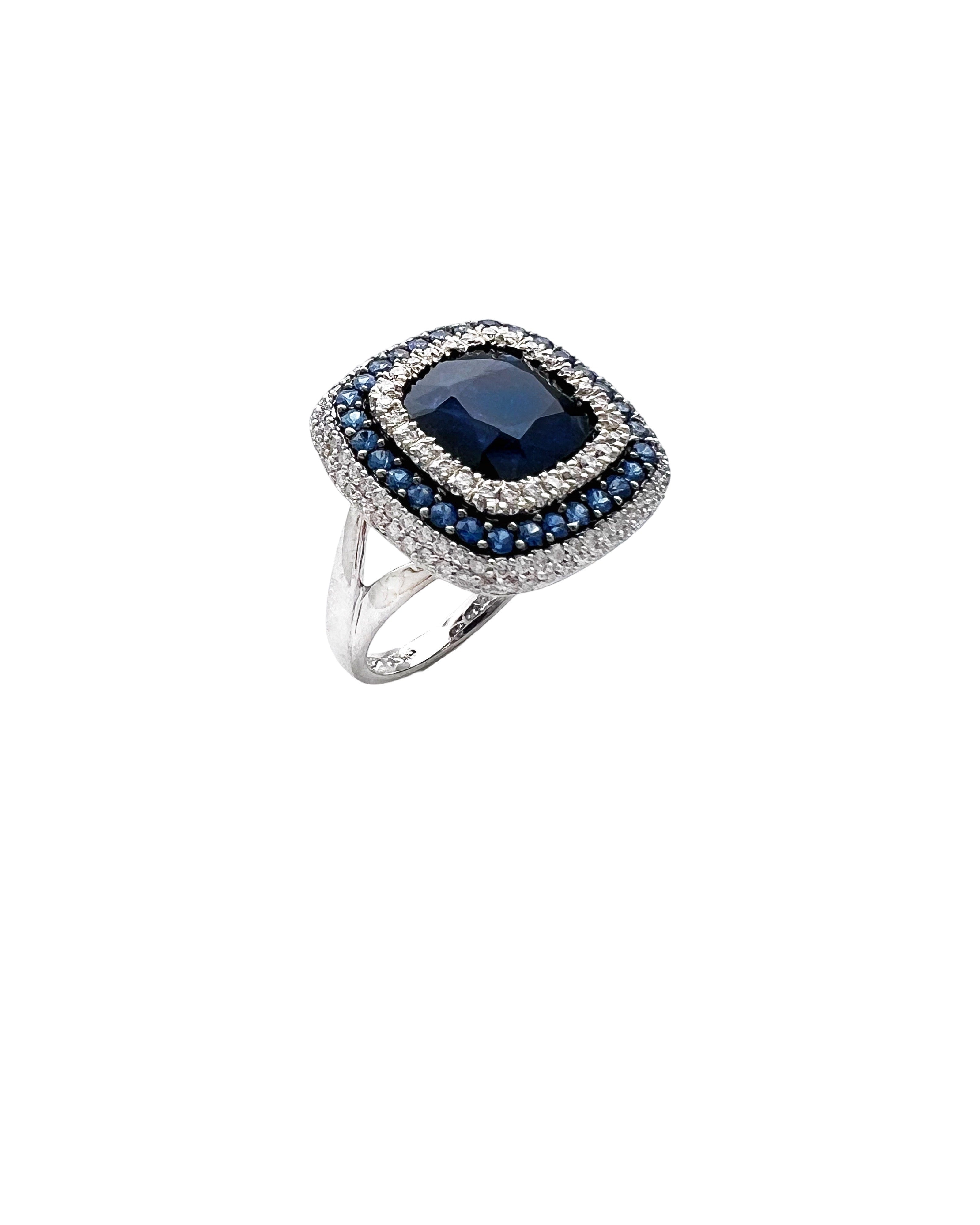 5.40 Carats Sapphire/Center 4.80 Sapphire Madagascar And 1.02 Carats Diamond VS2 Set 14 Karat White Gold Ring