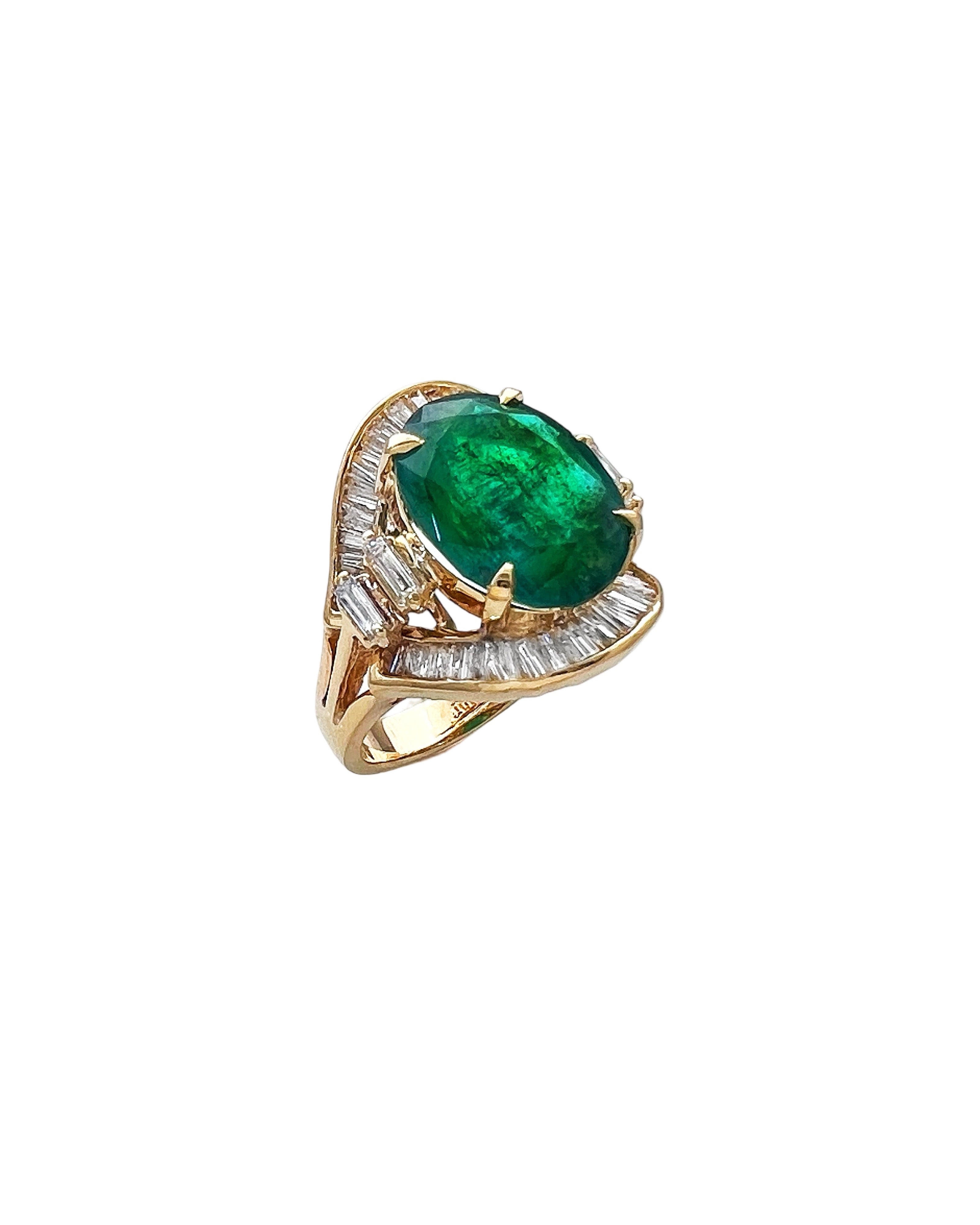 6.32 Carats Brazilian Emerald F2 (Certified) & 1.85 Carats Diamond VS2 Set In 14 Karat Yellow Gold Ring
