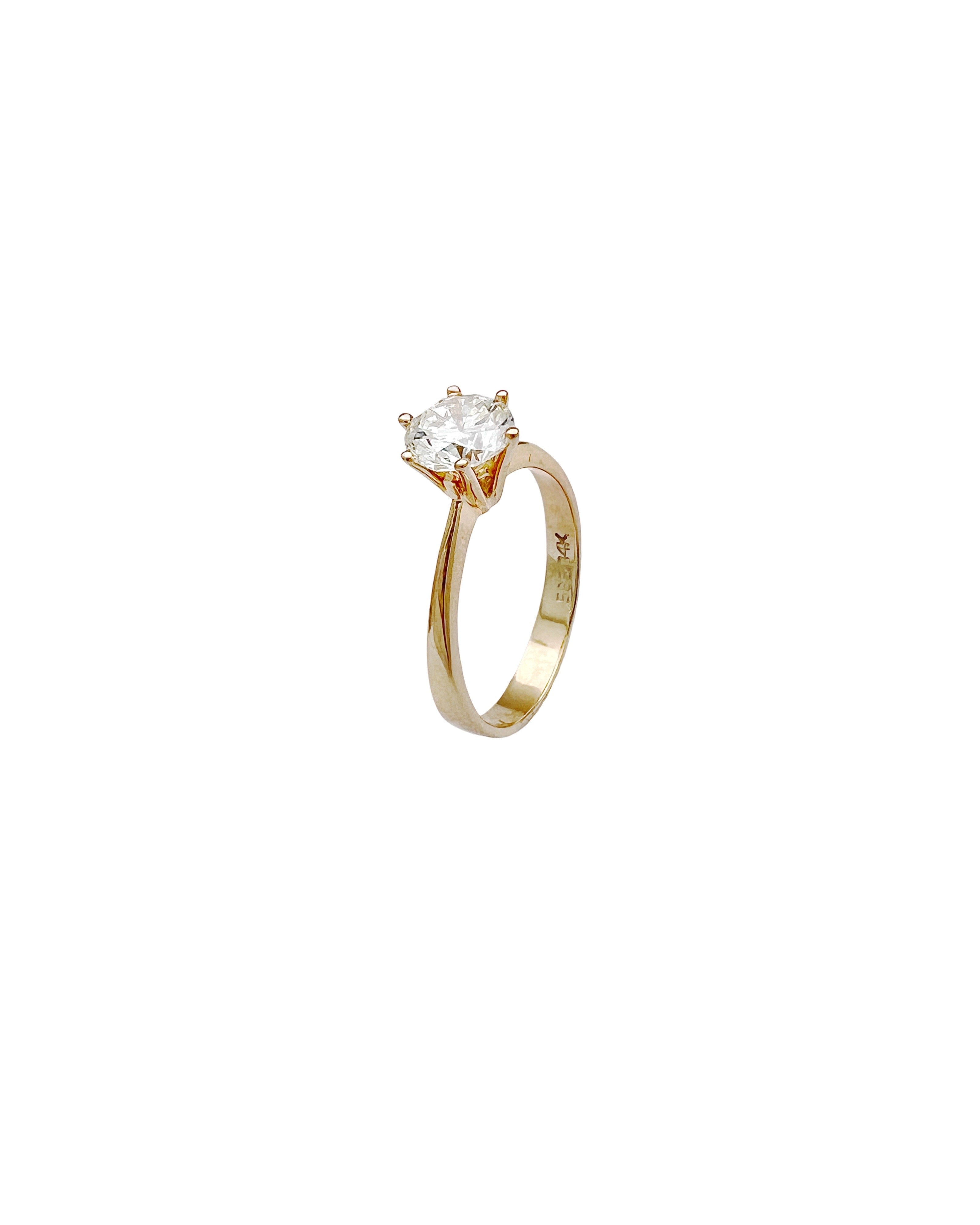 1.07 Carats Diamond VVS2 (Certified) Hearts & Arrow Set In 14 Karat Yellow Gold Ring
