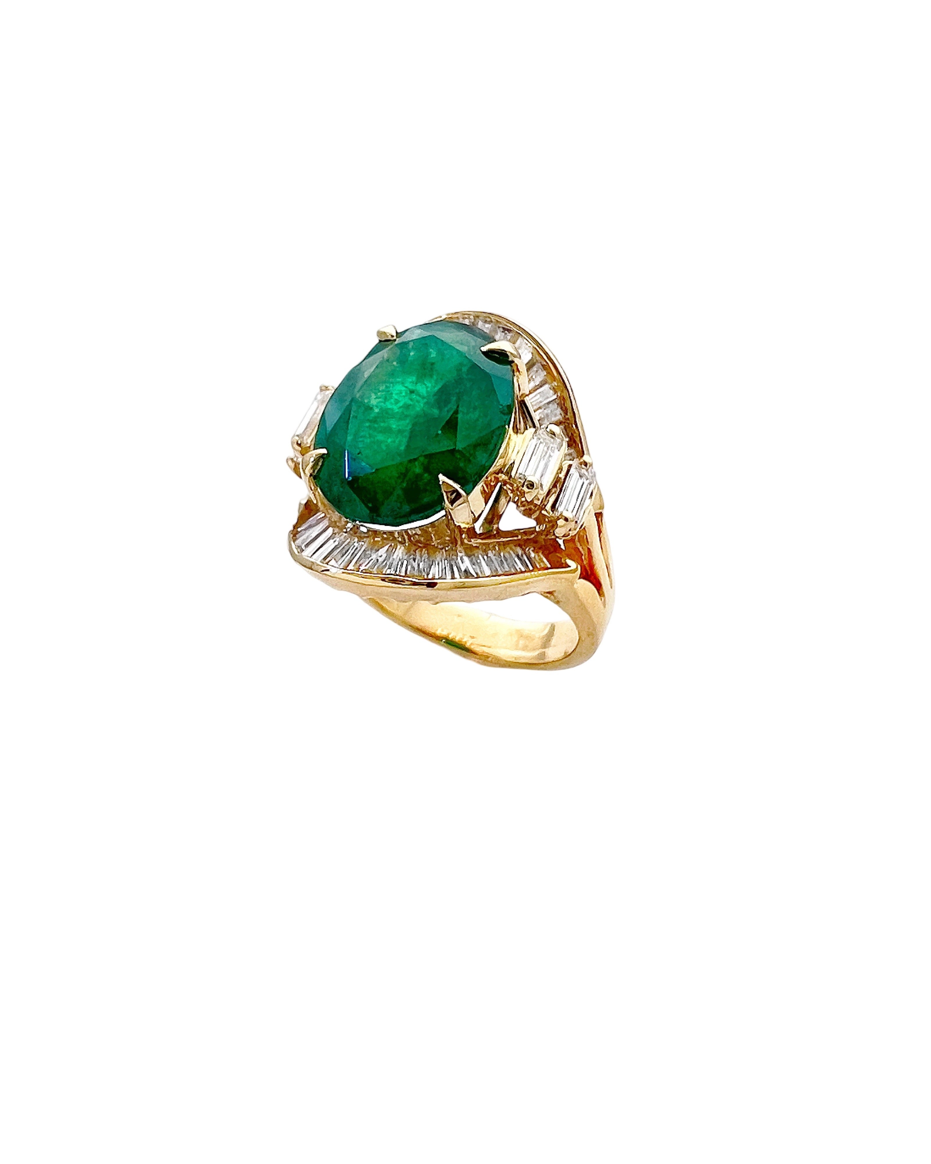 6.32 Carats Brazilian Emerald F2 (Certified) & 1.85 Carats Diamond VS2 Set In 14 Karat Yellow Gold Ring
