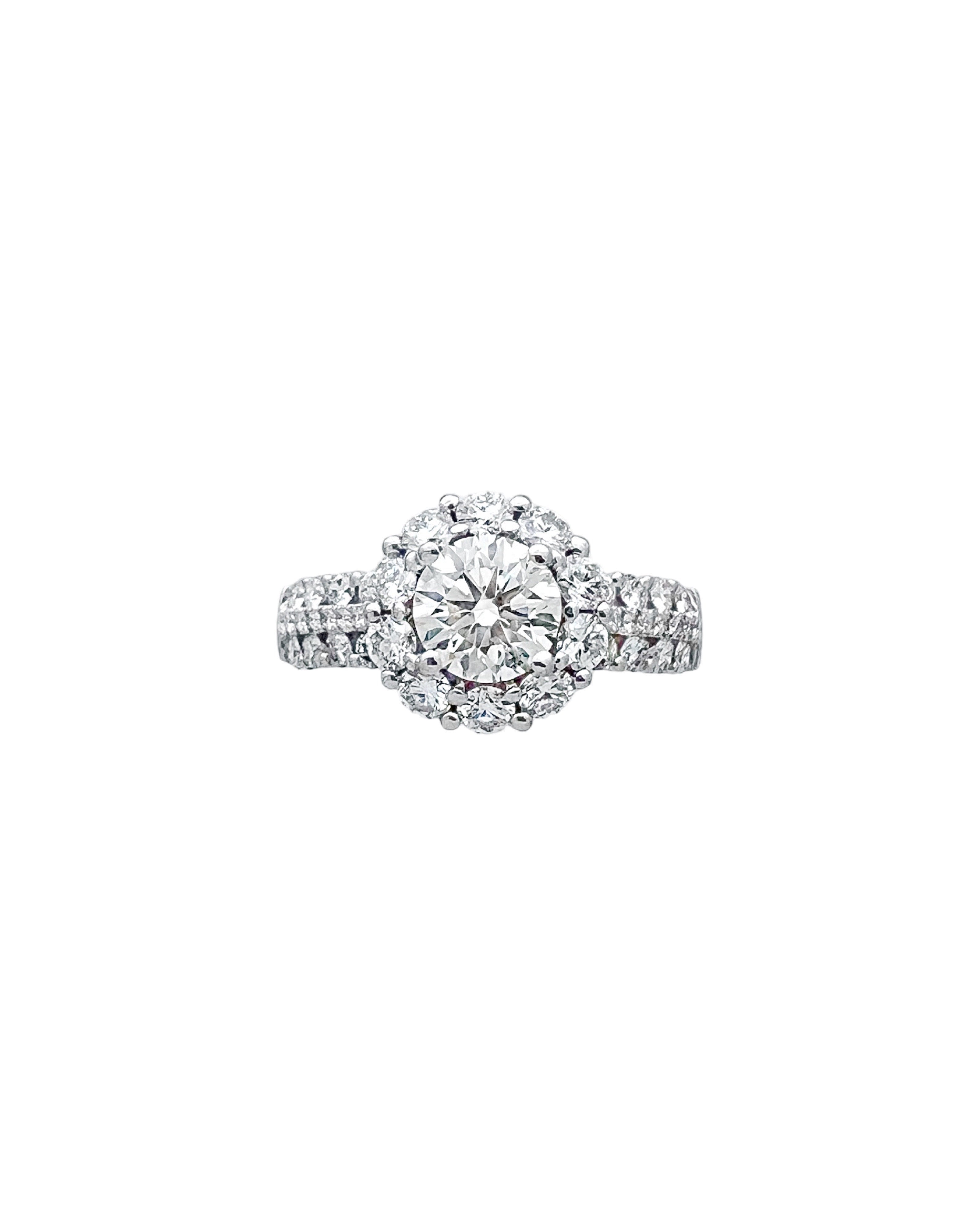 2.26 Carats Diamonds VS1-2(Center 0.81 Carats VVS1 Hearts & Arrows) Set in 18 Karat White Gold Ring