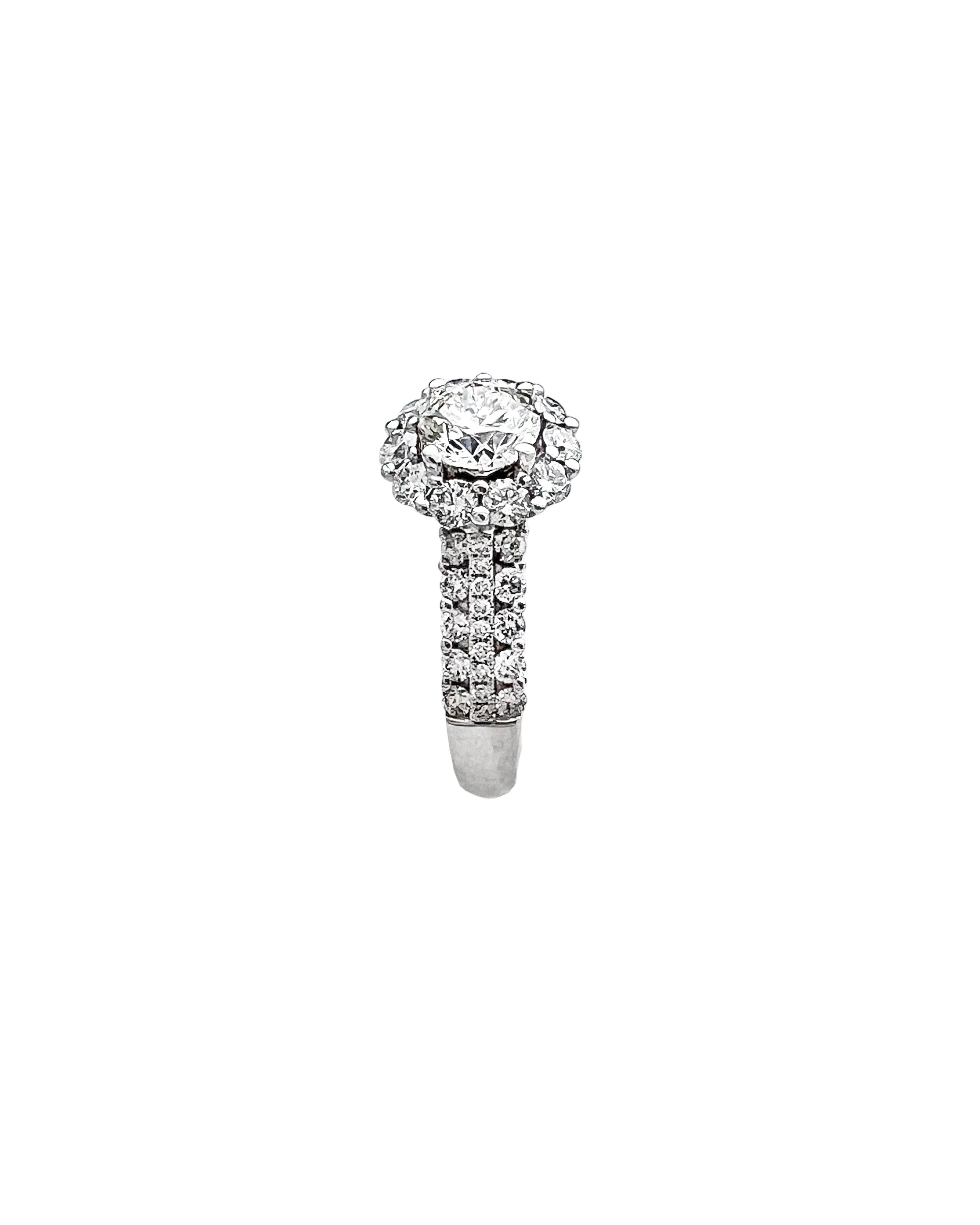 2.26 Carats Diamonds VS1-2(Center 0.81 Carats VVS1 Hearts & Arrows) Set in 18 Karat White Gold Ring