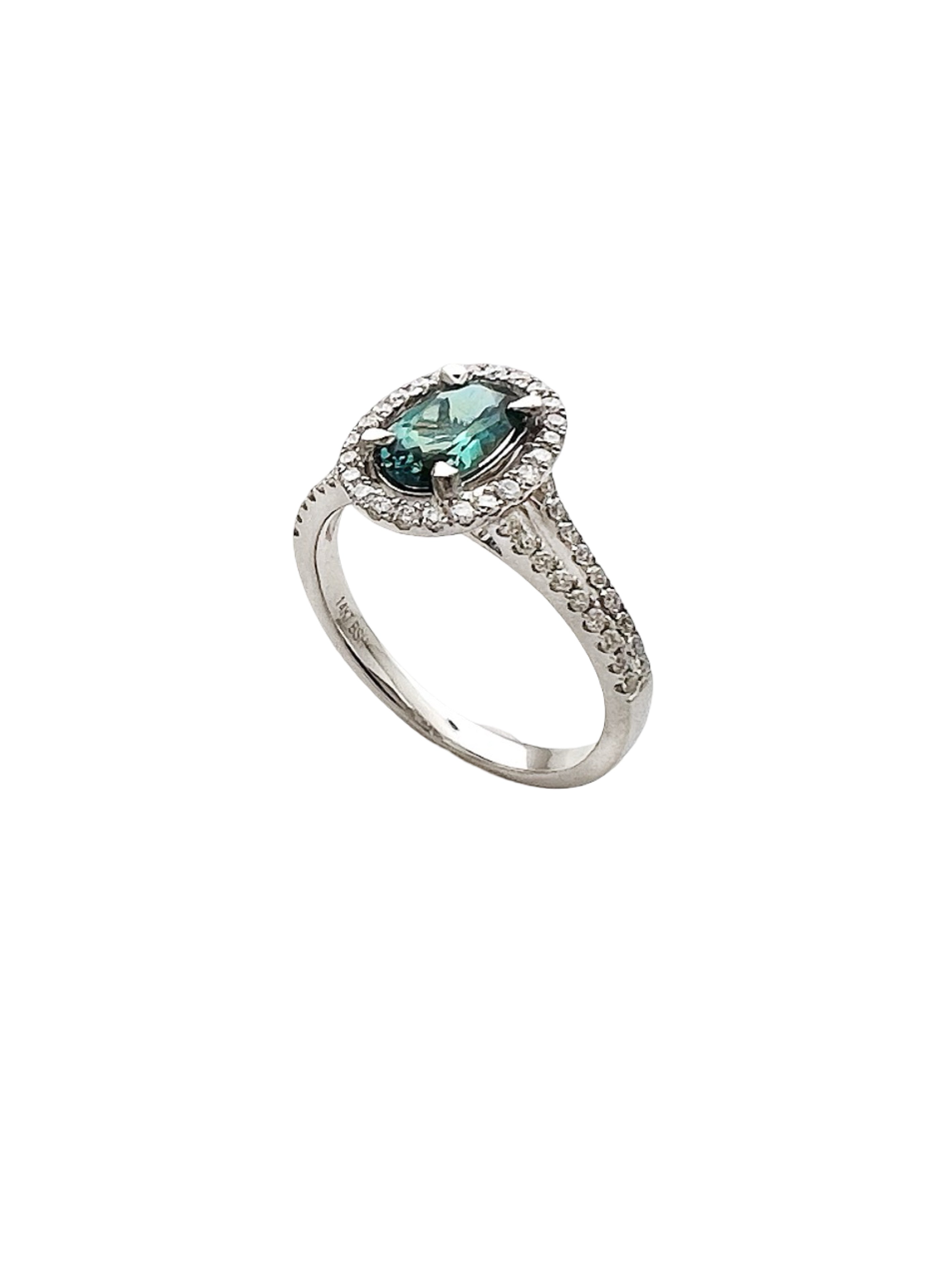 0.77 Carats Alexandrite GIA (Certified) & 0.52 Carats Diamond VS2 Set In 14K White Gold Ring