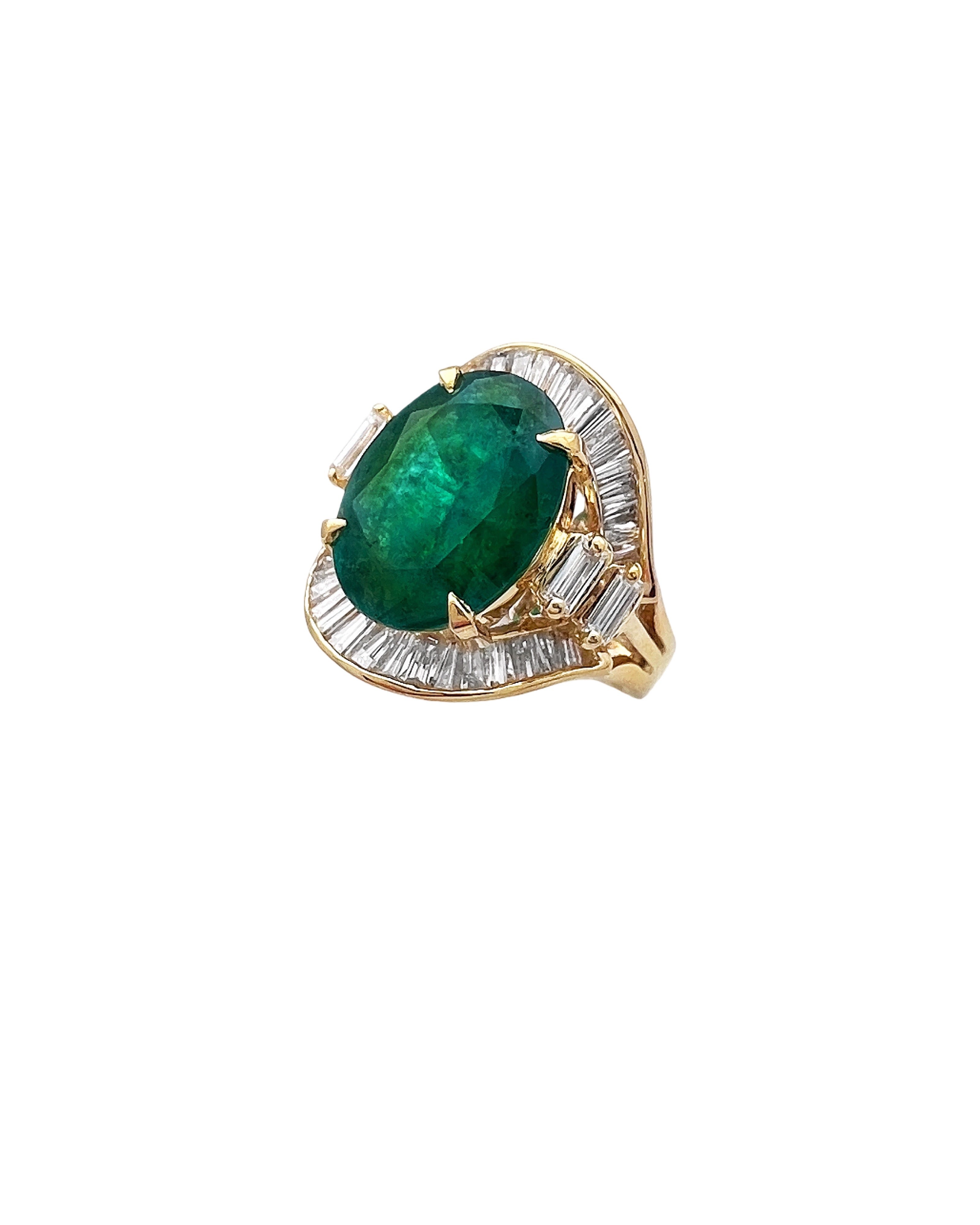 6.32 Carats Brazilian Emerald F2 (Certified) & 1.85 Carats Diamond VS2 Set In 14 Karat Yellow Gold Ring