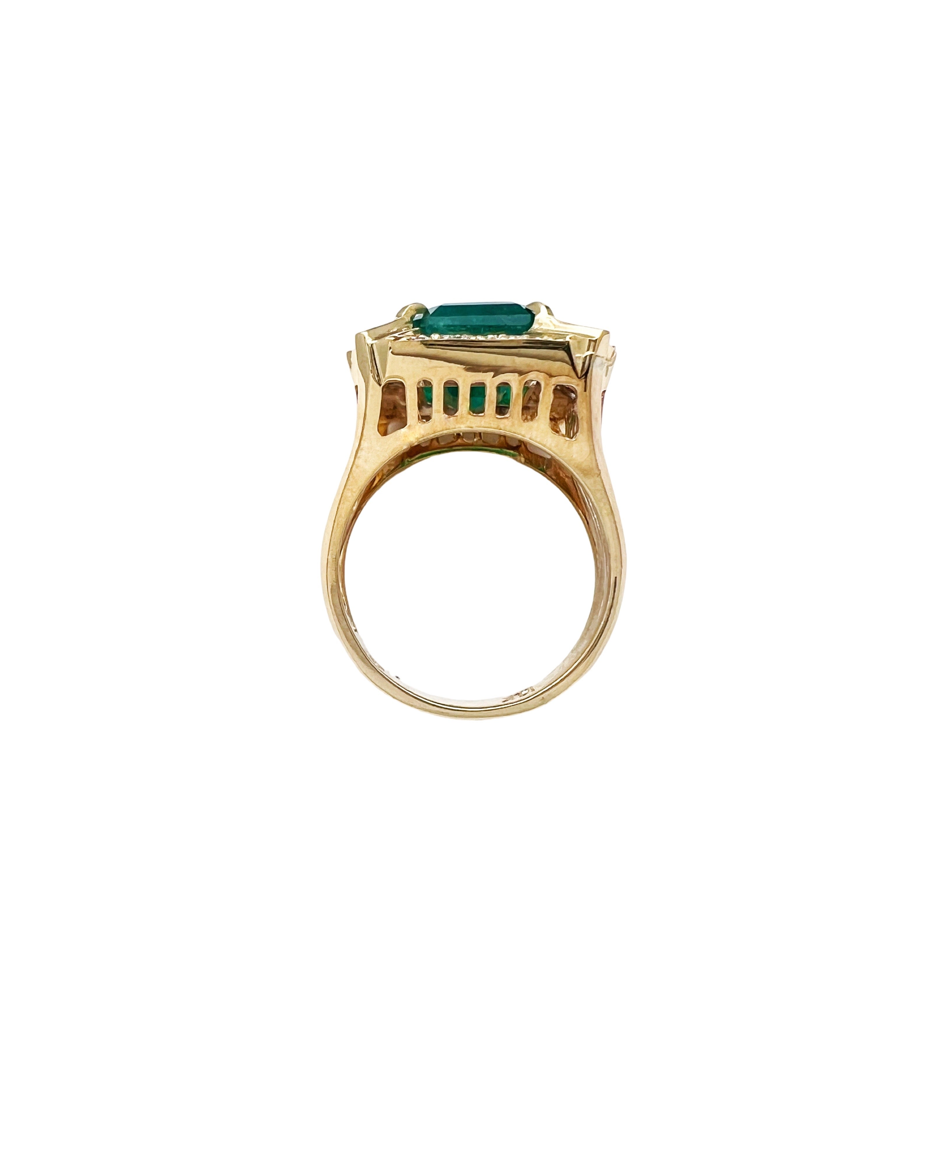 5.31 Carats Emerald Brazil F1 (Certified) & 0.81 Carats Diamonds Set In 14 Karat Yellow Gold Ring