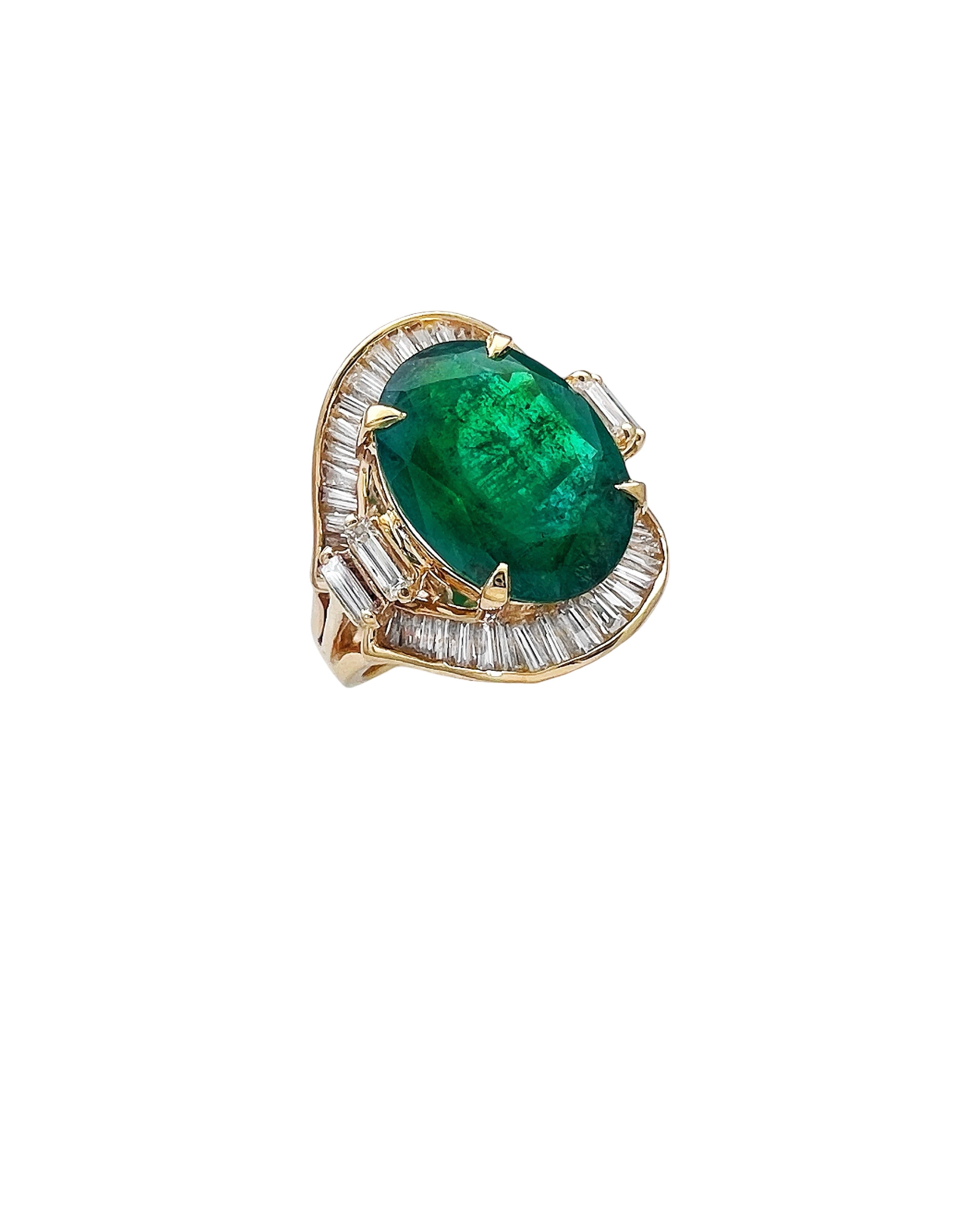 6.32 Carats Brazilian Emerald F2 (Certified) & 1.85 Carats Diamond VS2 Set In 14 Karat Yellow Gold Ring