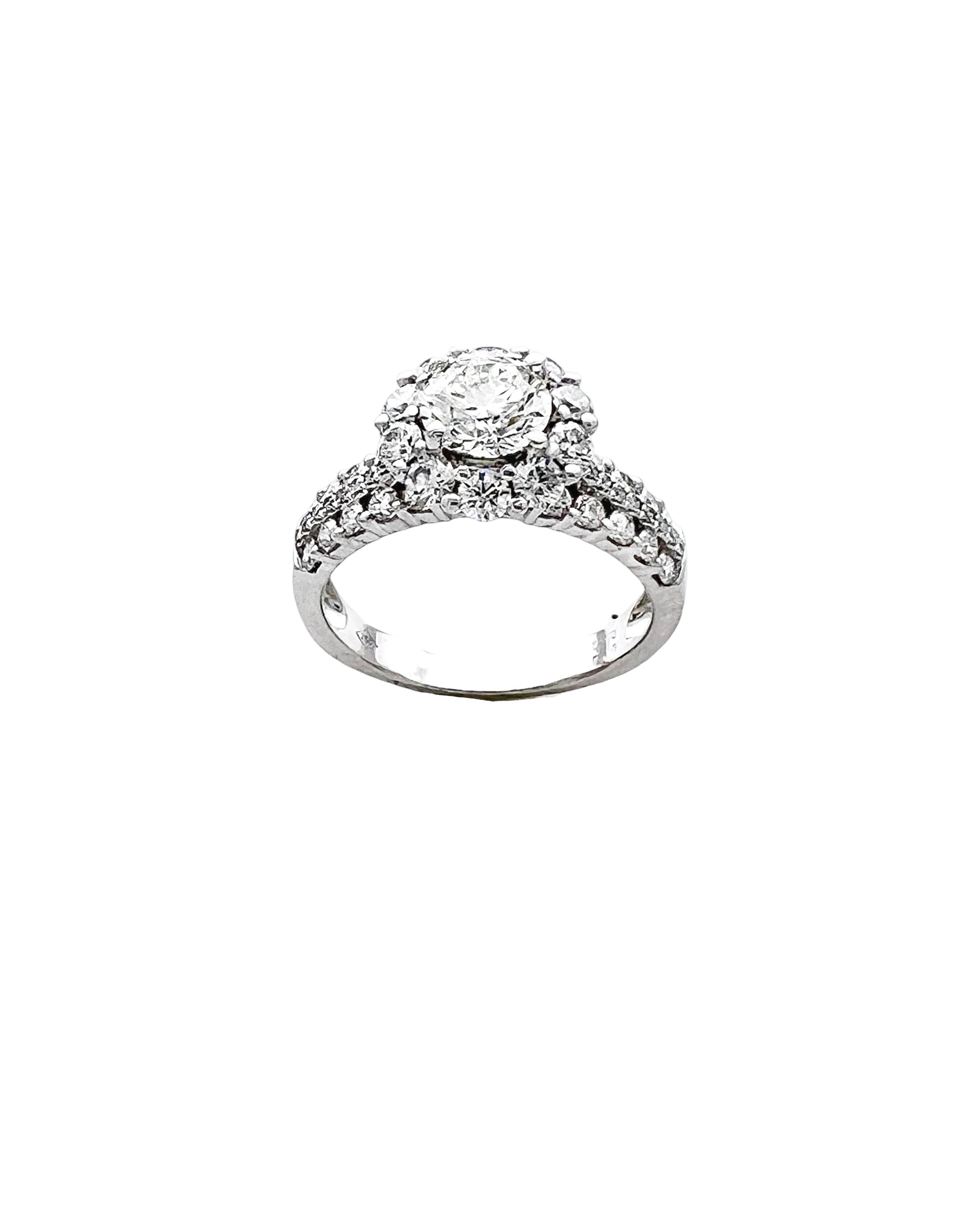 2.26 Carats Diamonds VS1-2(Center 0.81 Carats VVS1 Hearts & Arrows) Set in 18 Karat White Gold Ring