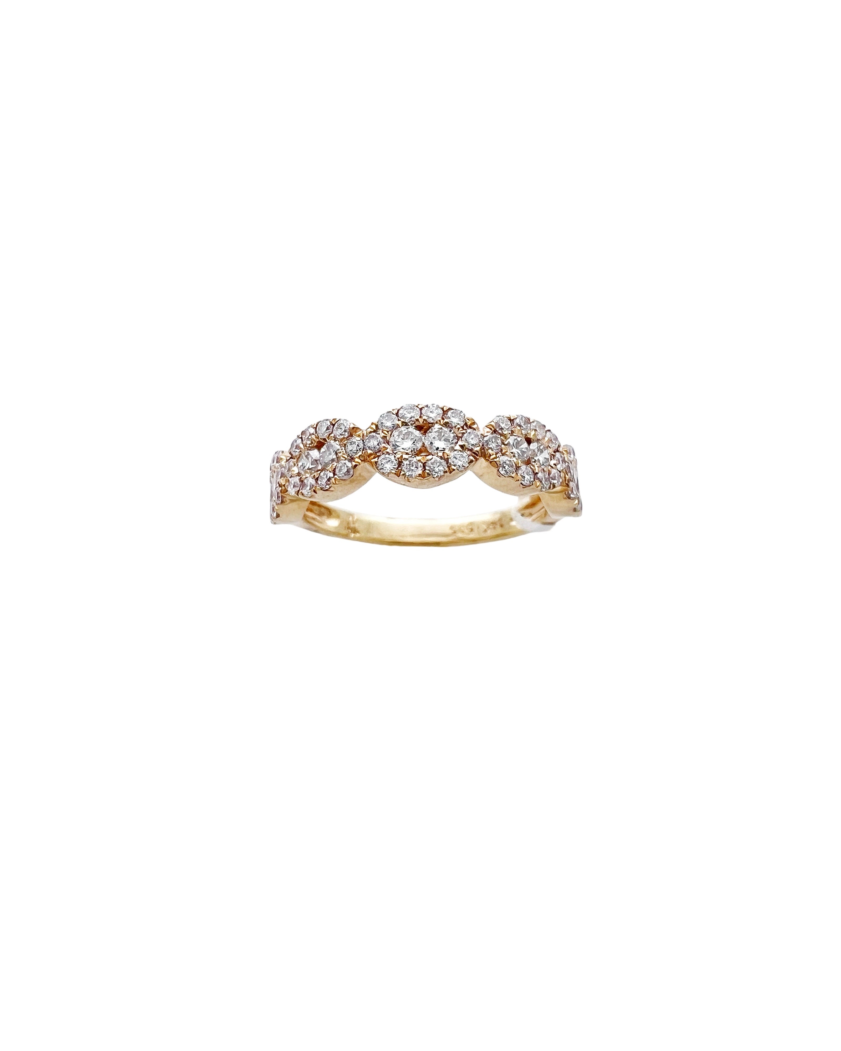 0.85 Carats Diamonds VS2 Set In 14 Karat Yellow Gold Ring