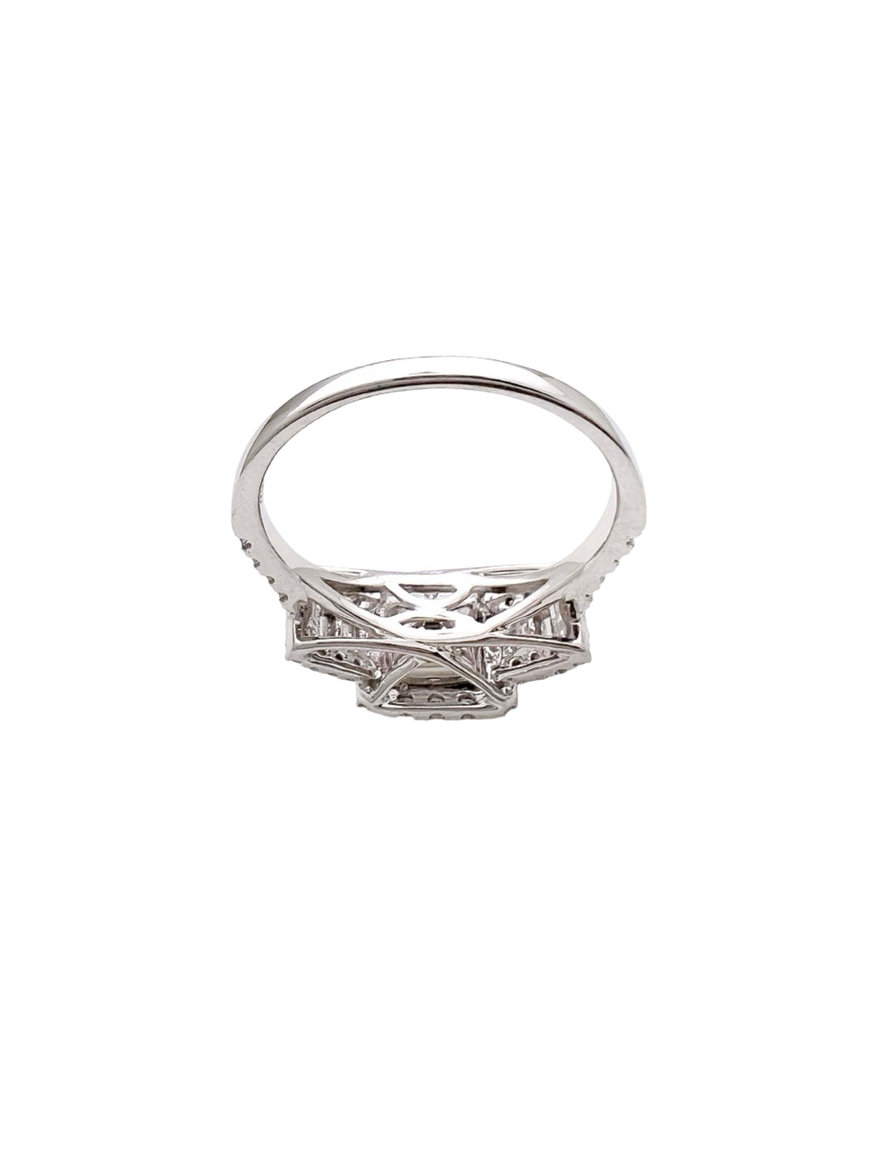 0.63 Carats Alexandrite GIA (Certified) & 0.92 Carats Diamonds VS2 Set In 14K White & Yellow Gold Ring