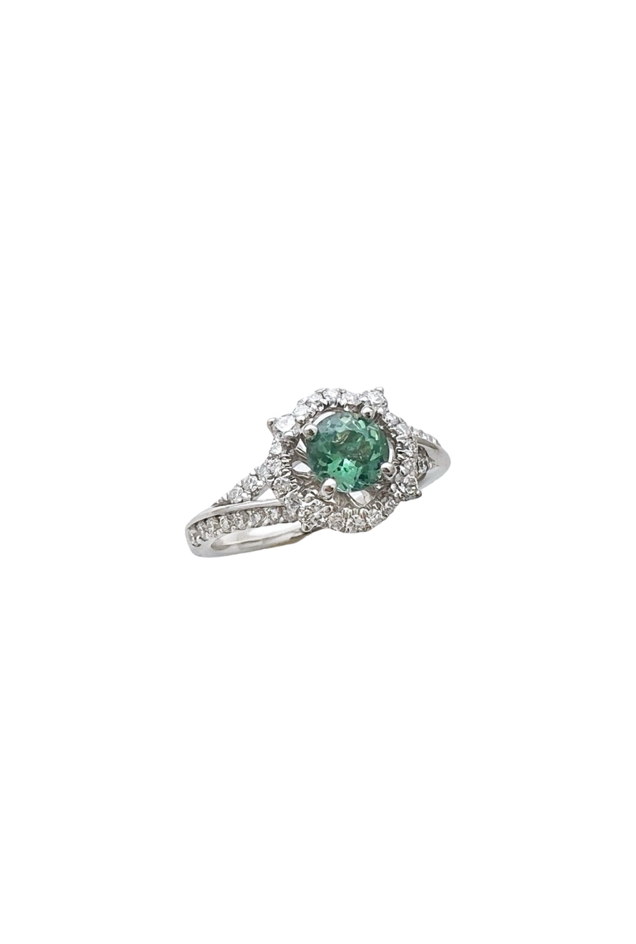 0.57 Carats Alexandrite GIA (Certified) & 0.92 Carats Diamond VS2 Set In 14K White Gold Ring