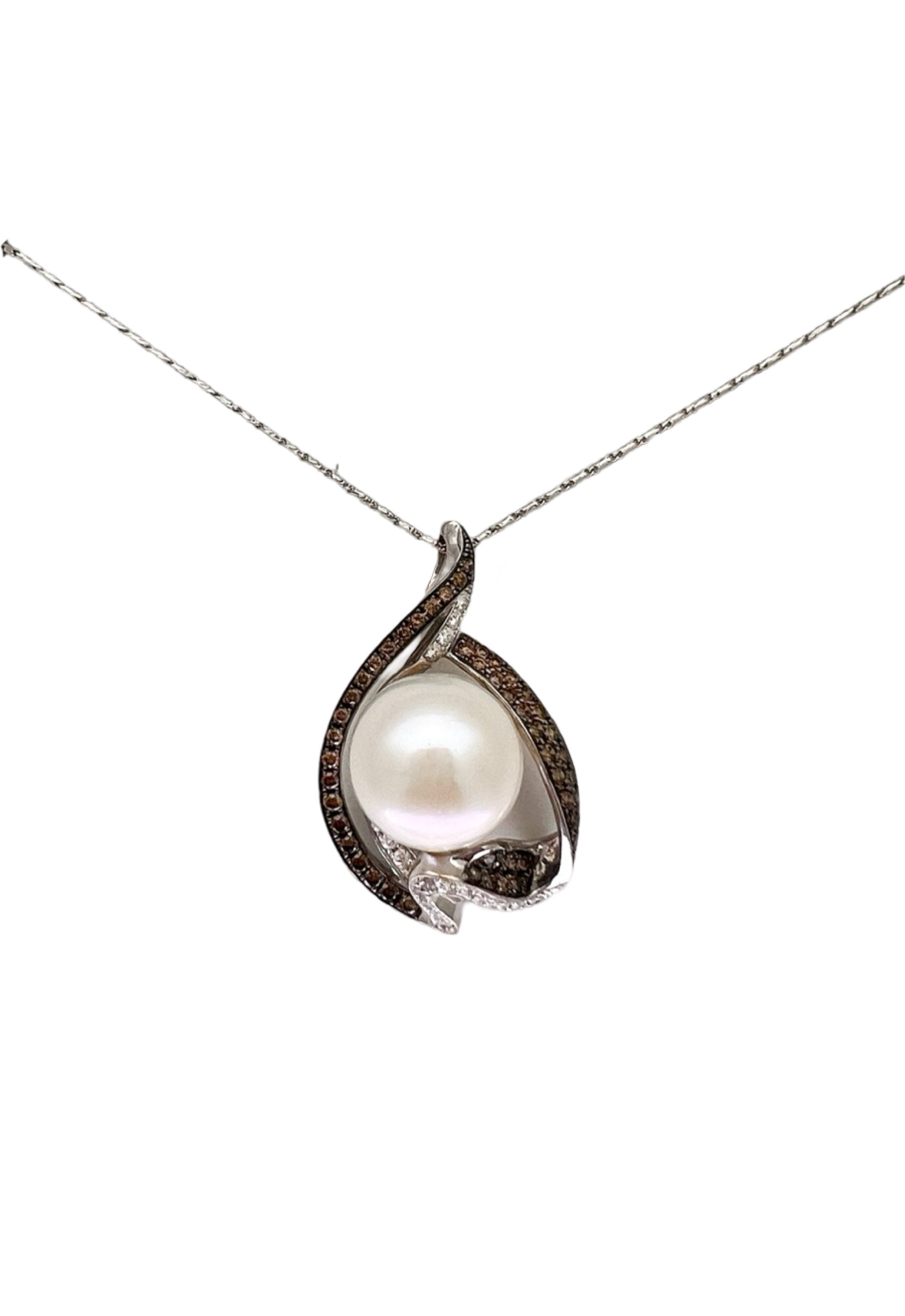 White South Sea Pearl & 1.03 Carats Of Chocolate-White Diamonds Set in 18 Karat White Gold Pendant & Chain Necklace