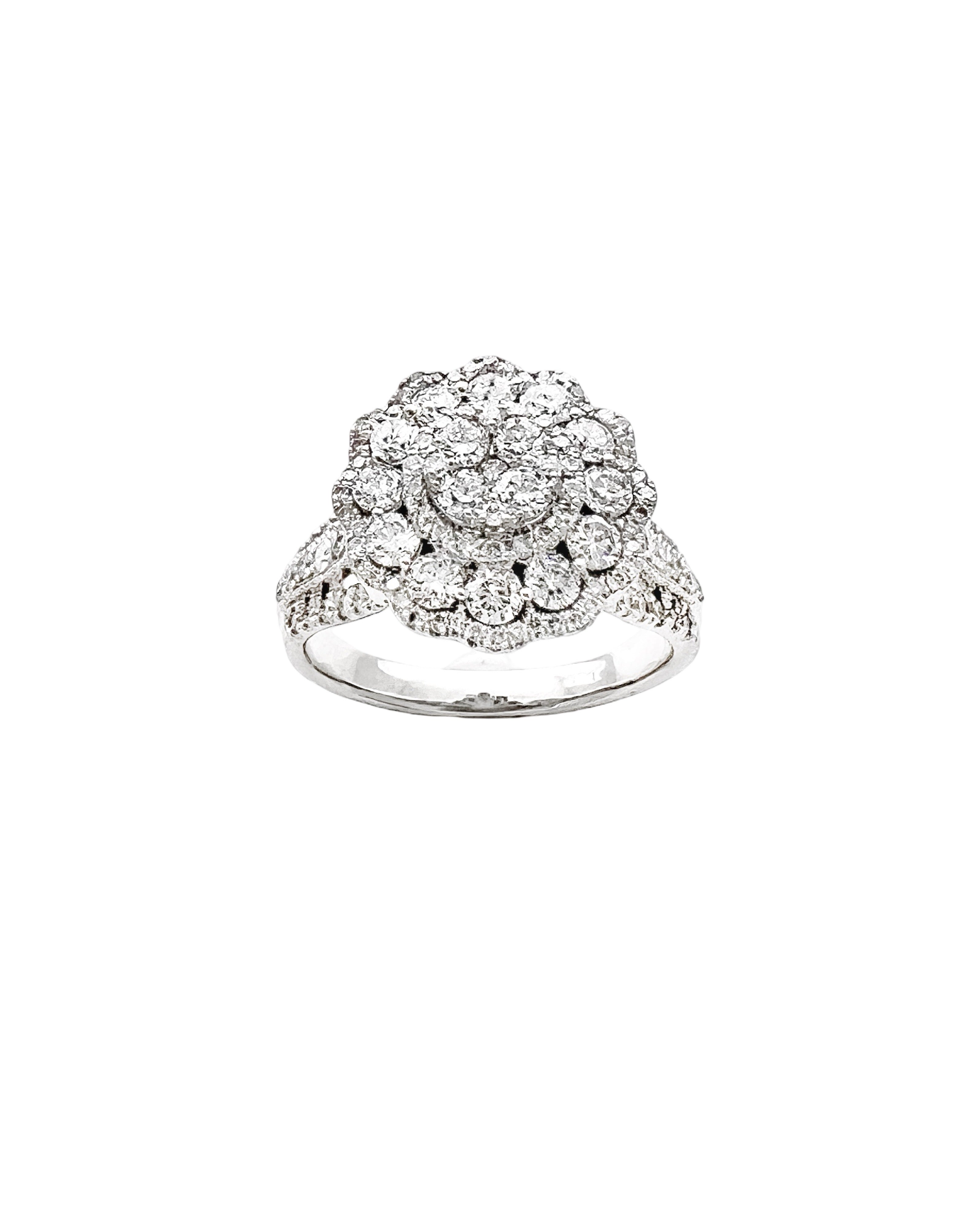 2.21 Carats Diamonds VS2 Set In 14 Karat White Gold Ring