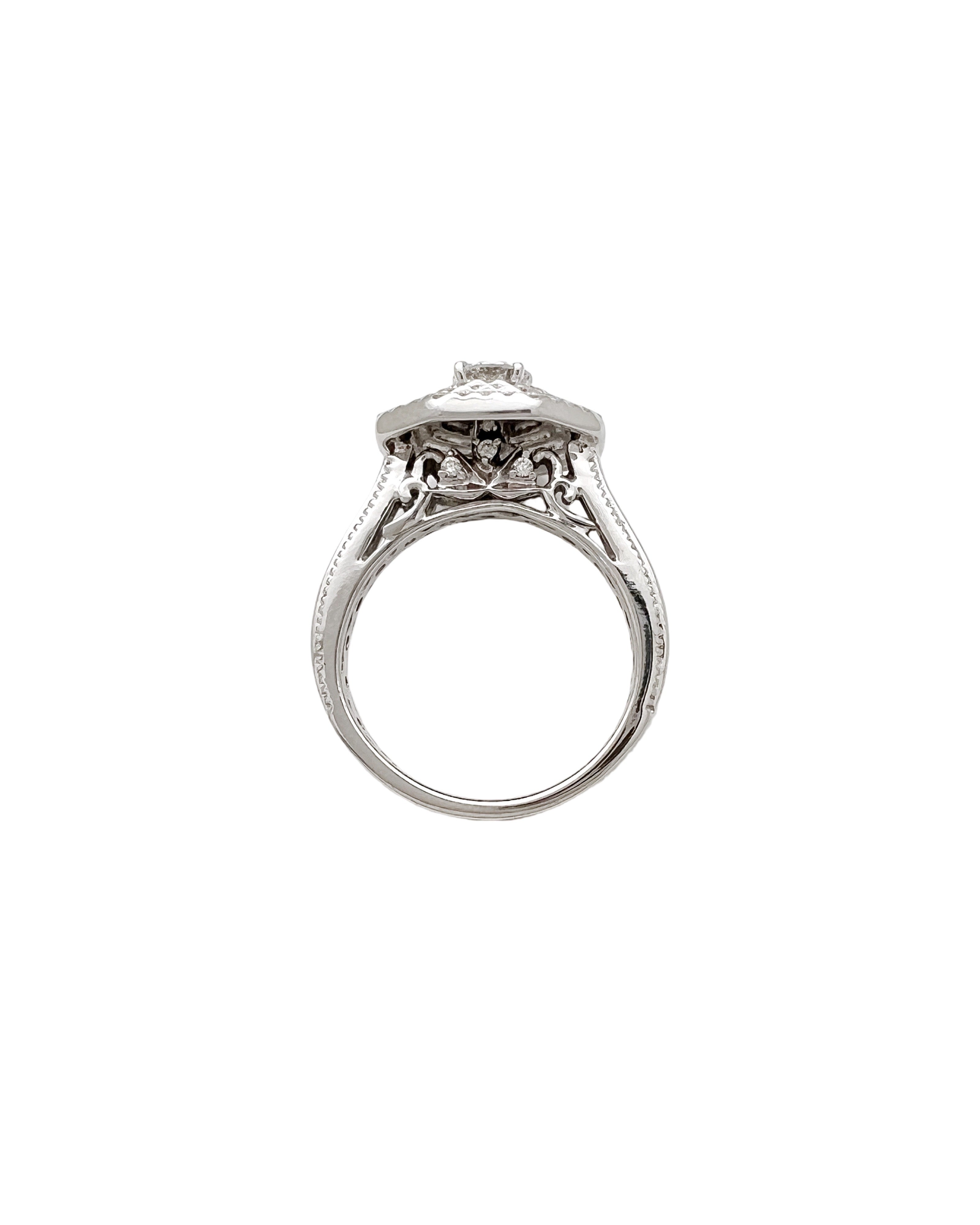 1.69 Carats Diamonds VS2(Center 0.51/5.2MM) Set In 14 Karat White Gold Ring