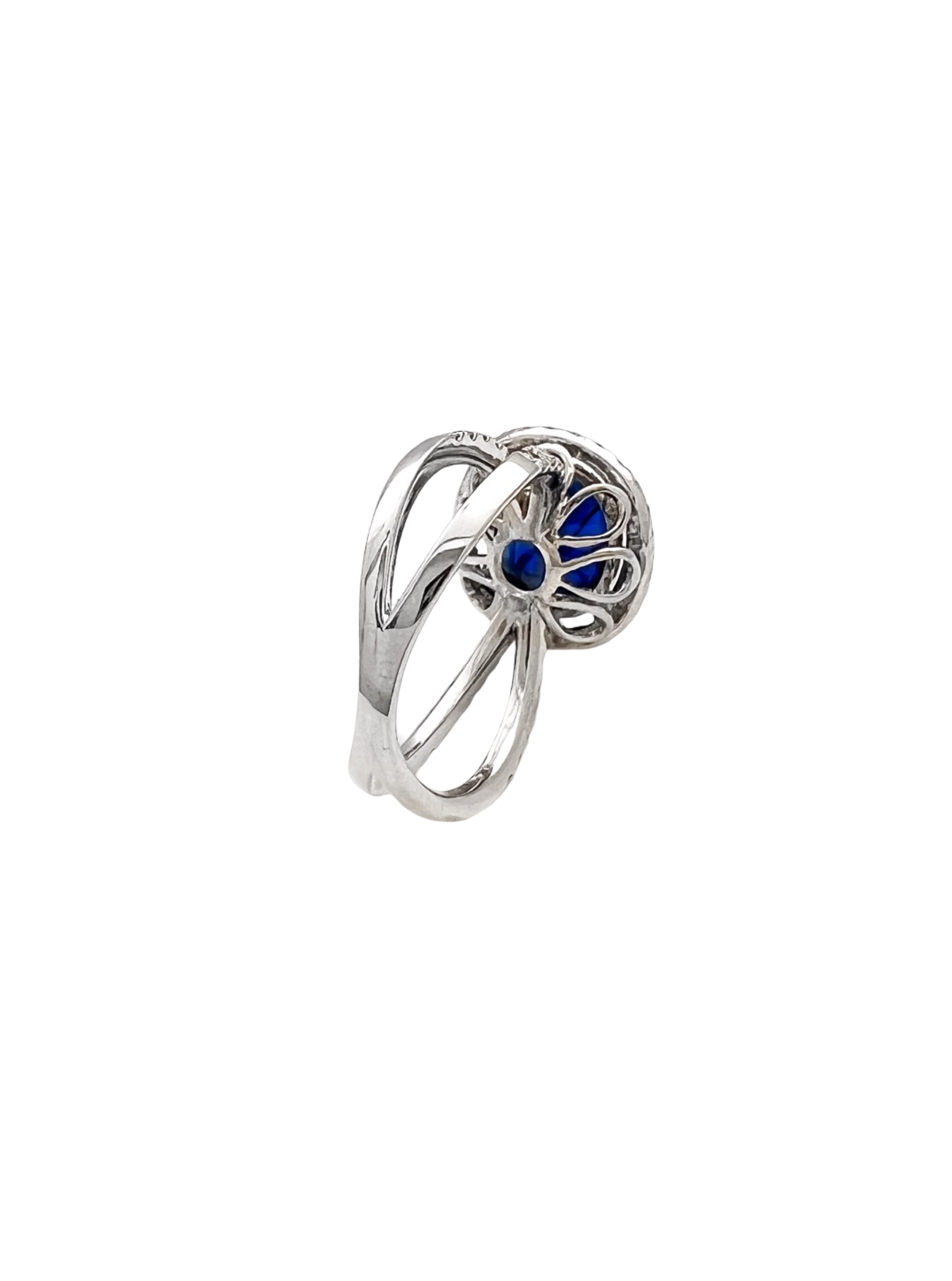 4.27 Carats Kyanite Nepal Unheated (Certified) & 0.74 Carats Diamonds SI Set In 14 Karat White Gold Ring