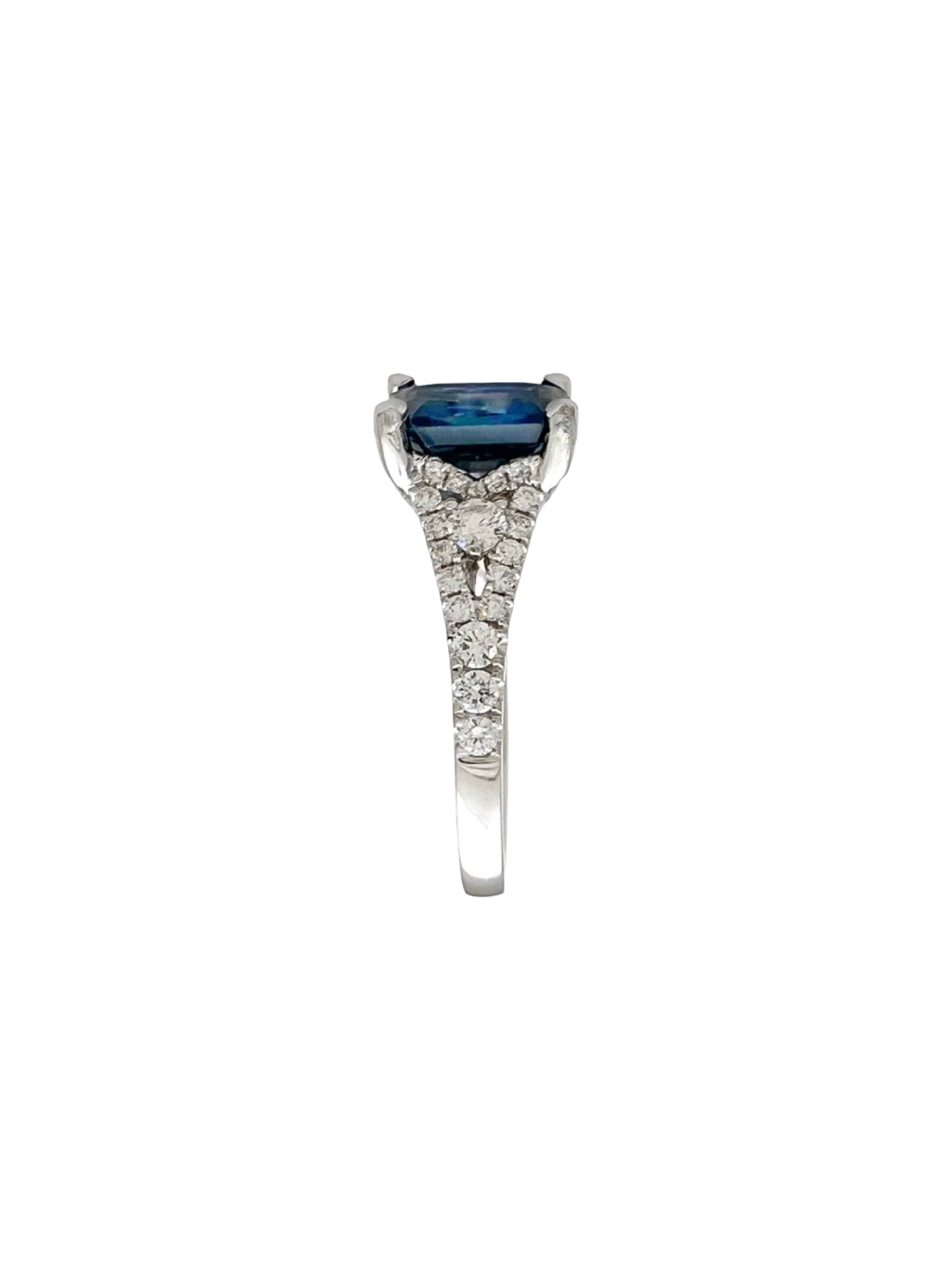 3.30 Carats Ceylon Sapphire No Heat (Certified) & 1.02 Carats Diamonds VS2 Set In 18K White Gold Ring
