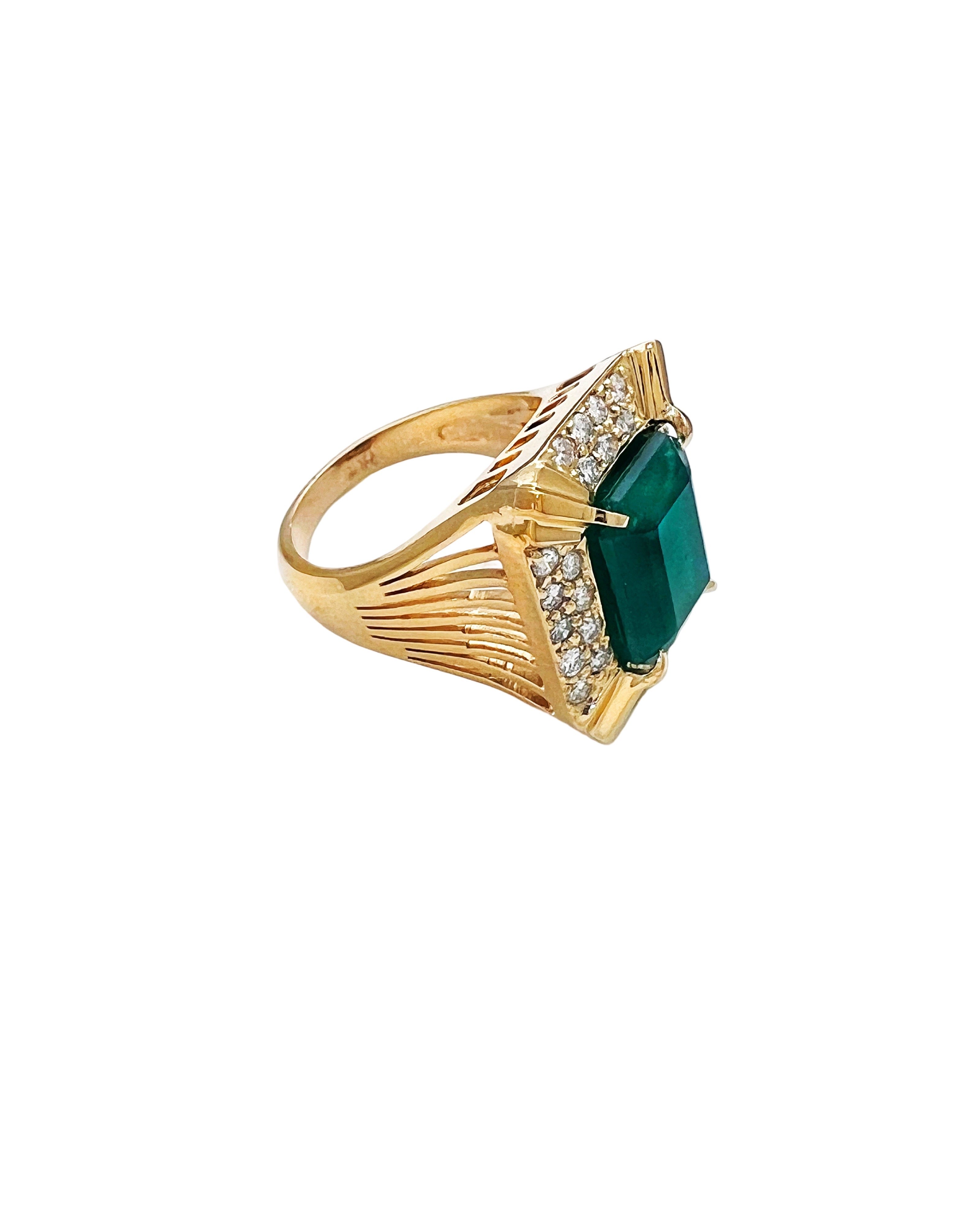 5.31 Carats Emerald Brazil F1 (Certified) & 0.81 Carats Diamonds Set In 14 Karat Yellow Gold Ring