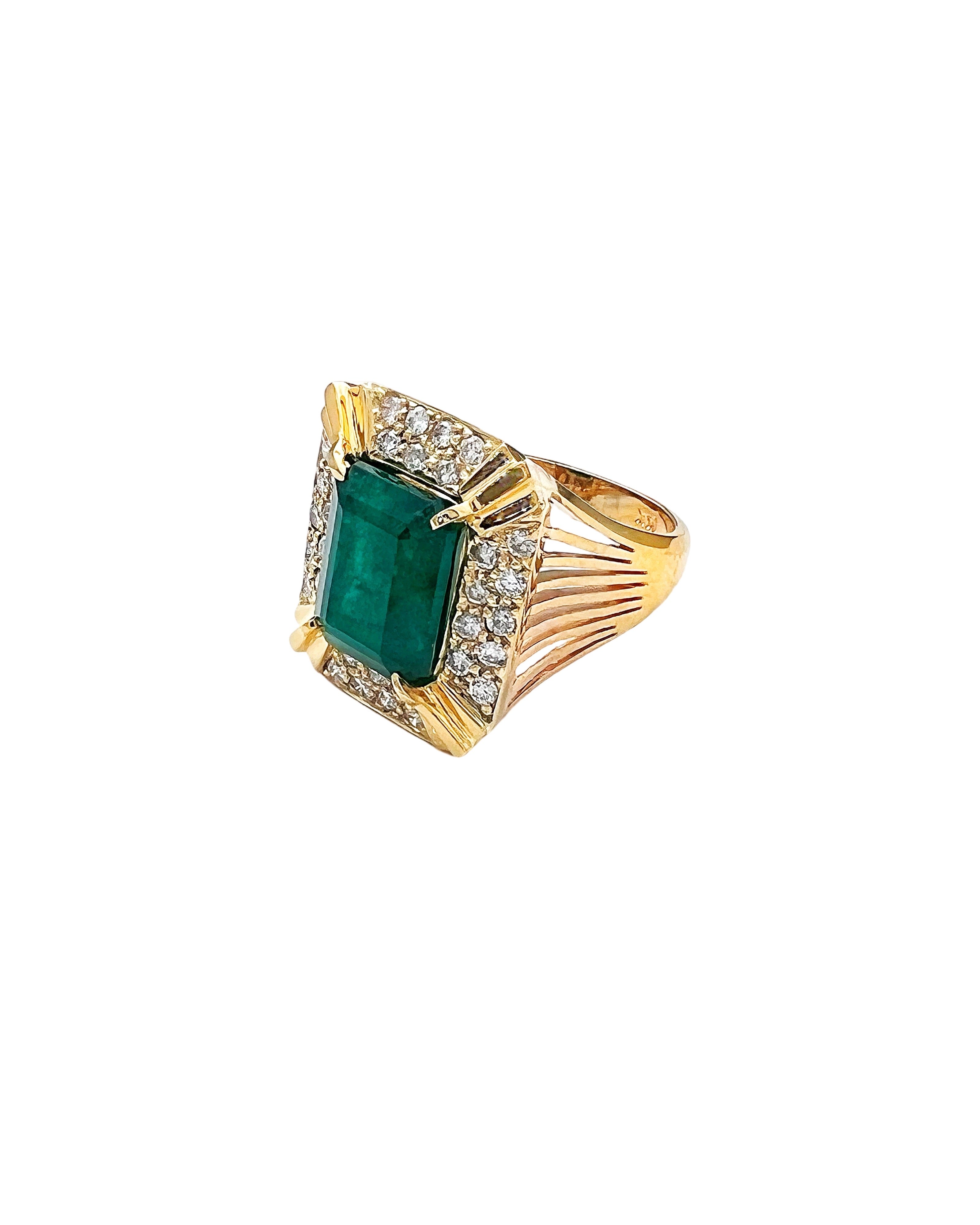 5.31 Carats Emerald Brazil F1 (Certified) & 0.81 Carats Diamonds Set In 14 Karat Yellow Gold Ring