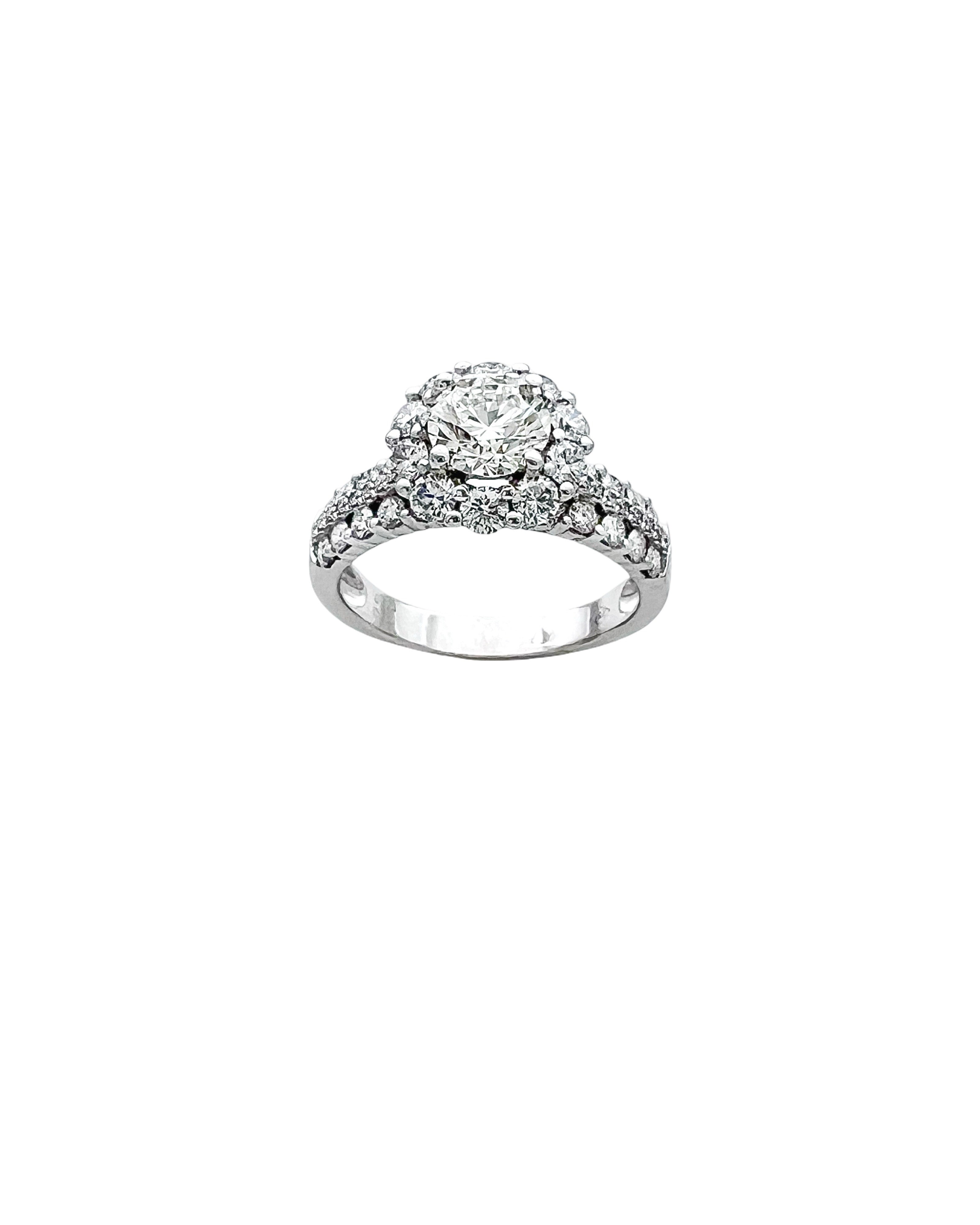 2.26 Carats Diamonds VS1-2(Center 0.81 Carats VVS1 Hearts & Arrows) Set in 18 Karat White Gold Ring