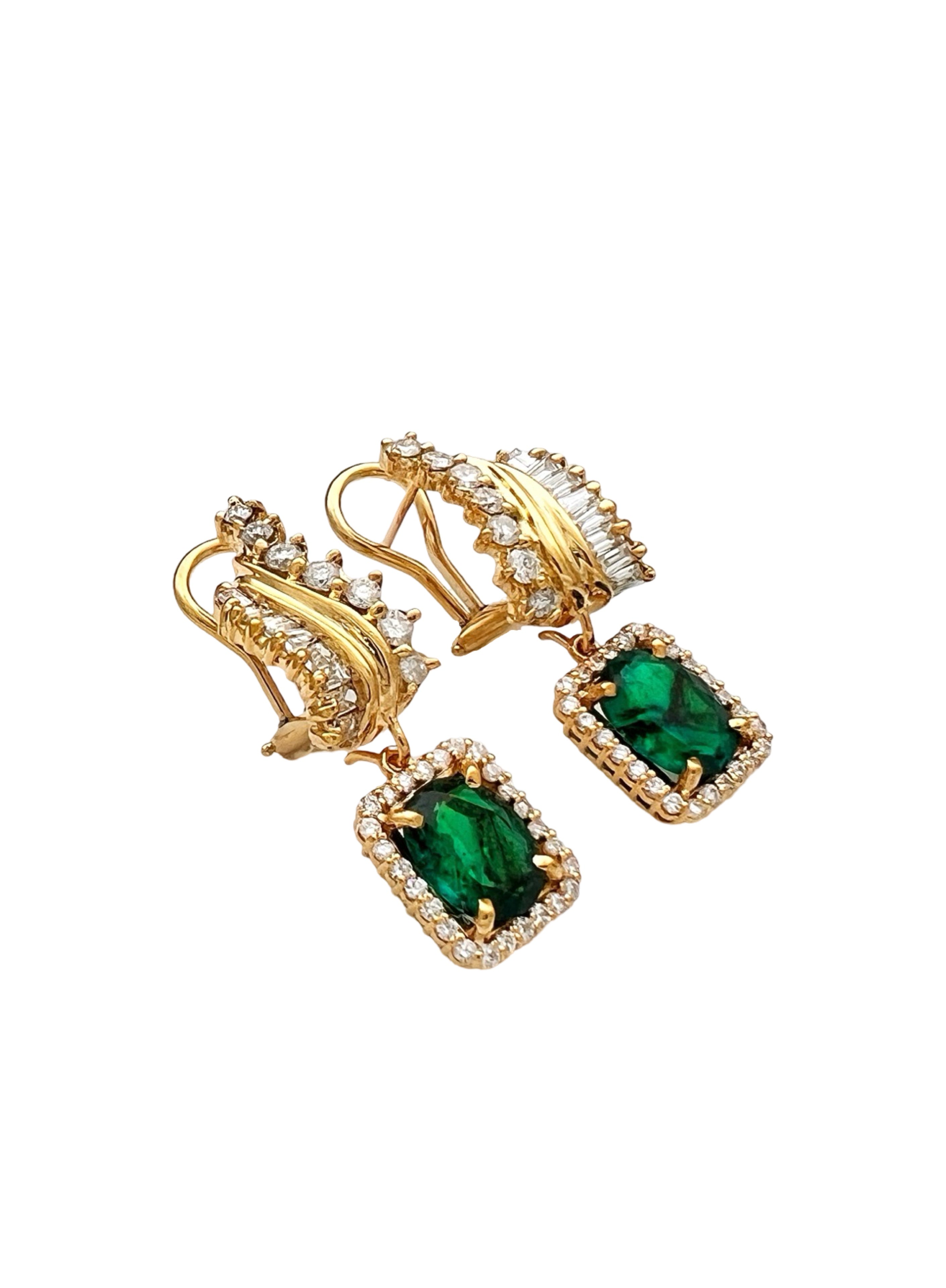 3.26Ct Trapiche Emerald F1-N/O (Col.)Certified & 2.01Ct Dia 18K Yel-Gold Earring