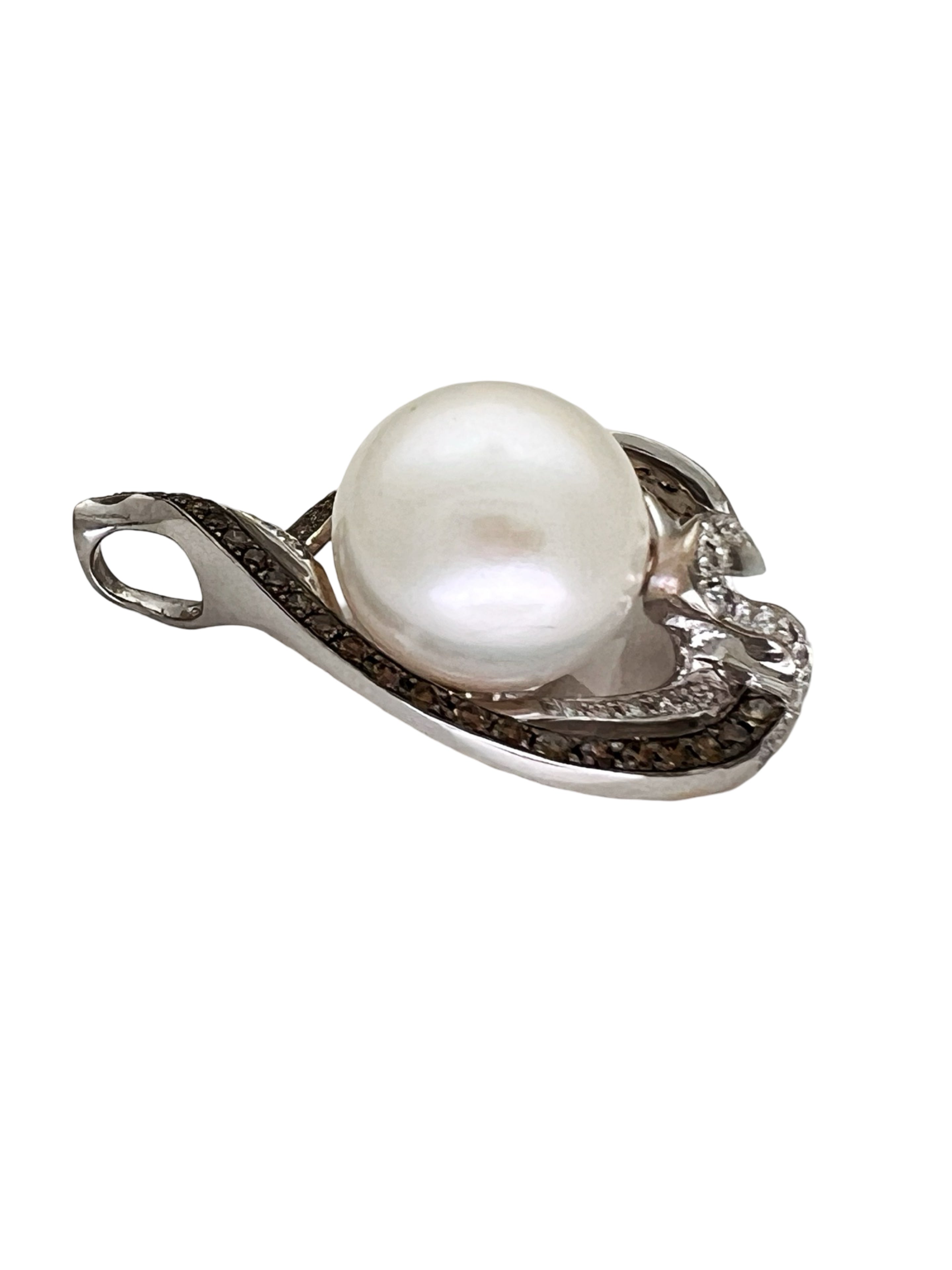 White South Sea Pearl & 1.03 Carats Of Chocolate-White Diamonds Set in 18 Karat White Gold Pendant & Chain Necklace