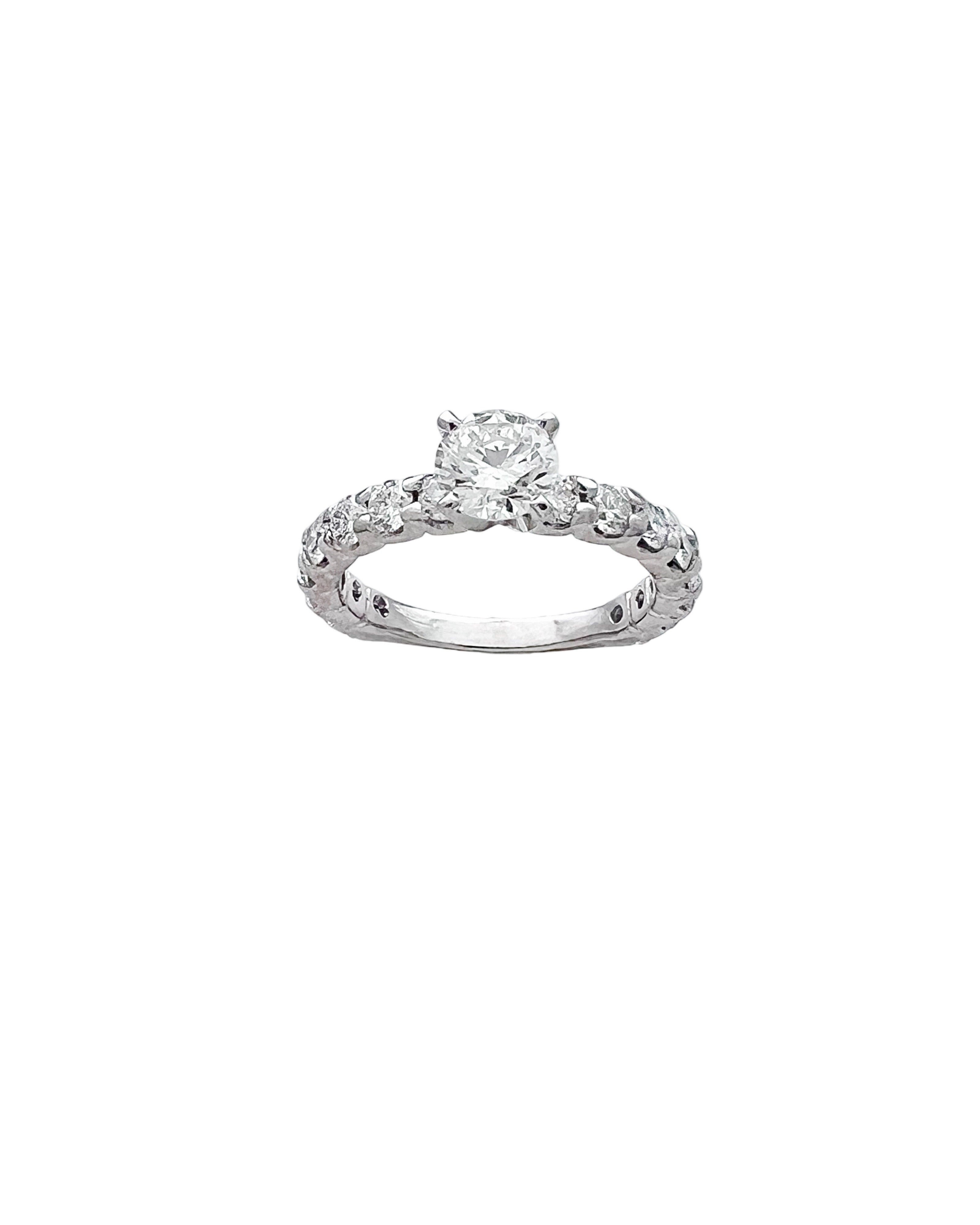2.96 Carats Diamonds VS2/ Center 0.92 Carats SI2 (Certified) Set In 14 Karat White Gold Ring