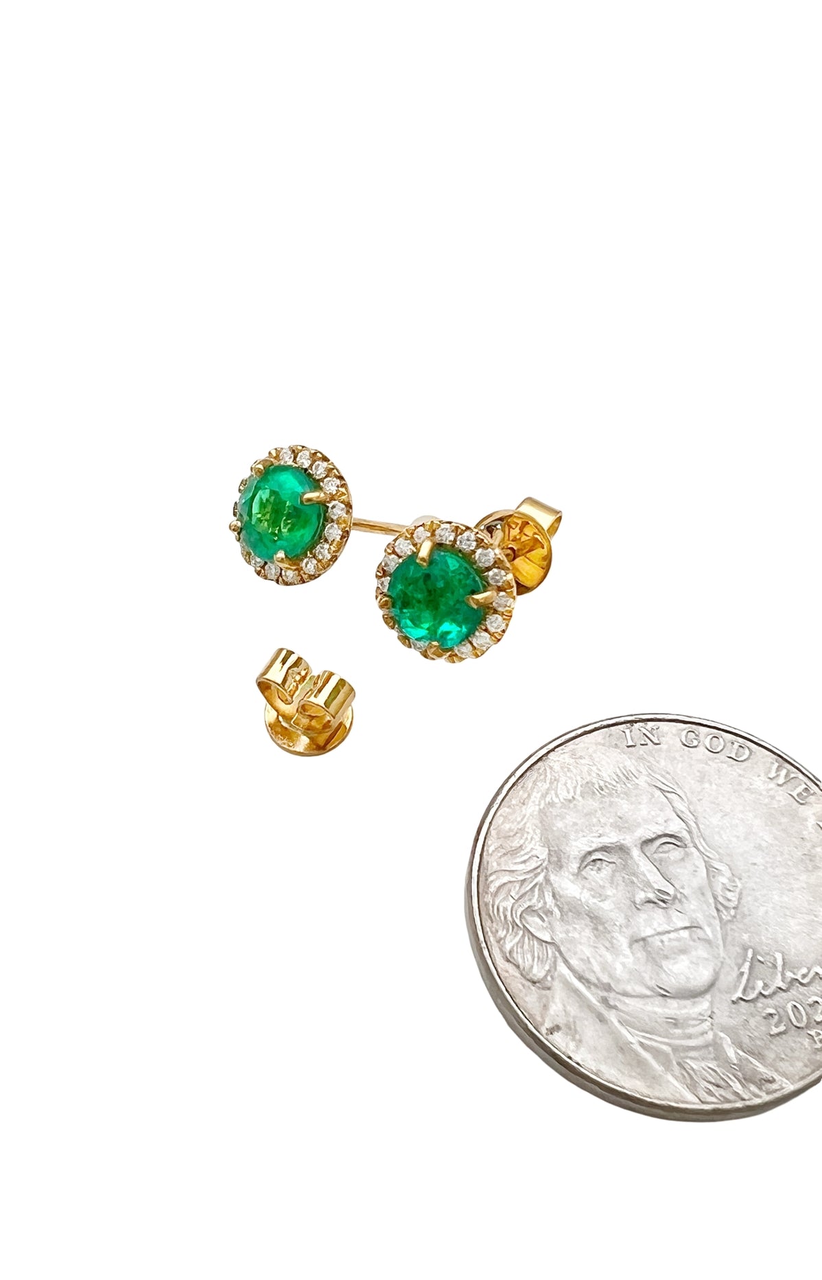 1.00 Carat Colombian Emerald F1 (Certified) & 0.26 Carats Diamonds VS2 Set In 18 Karat Yellow Gold