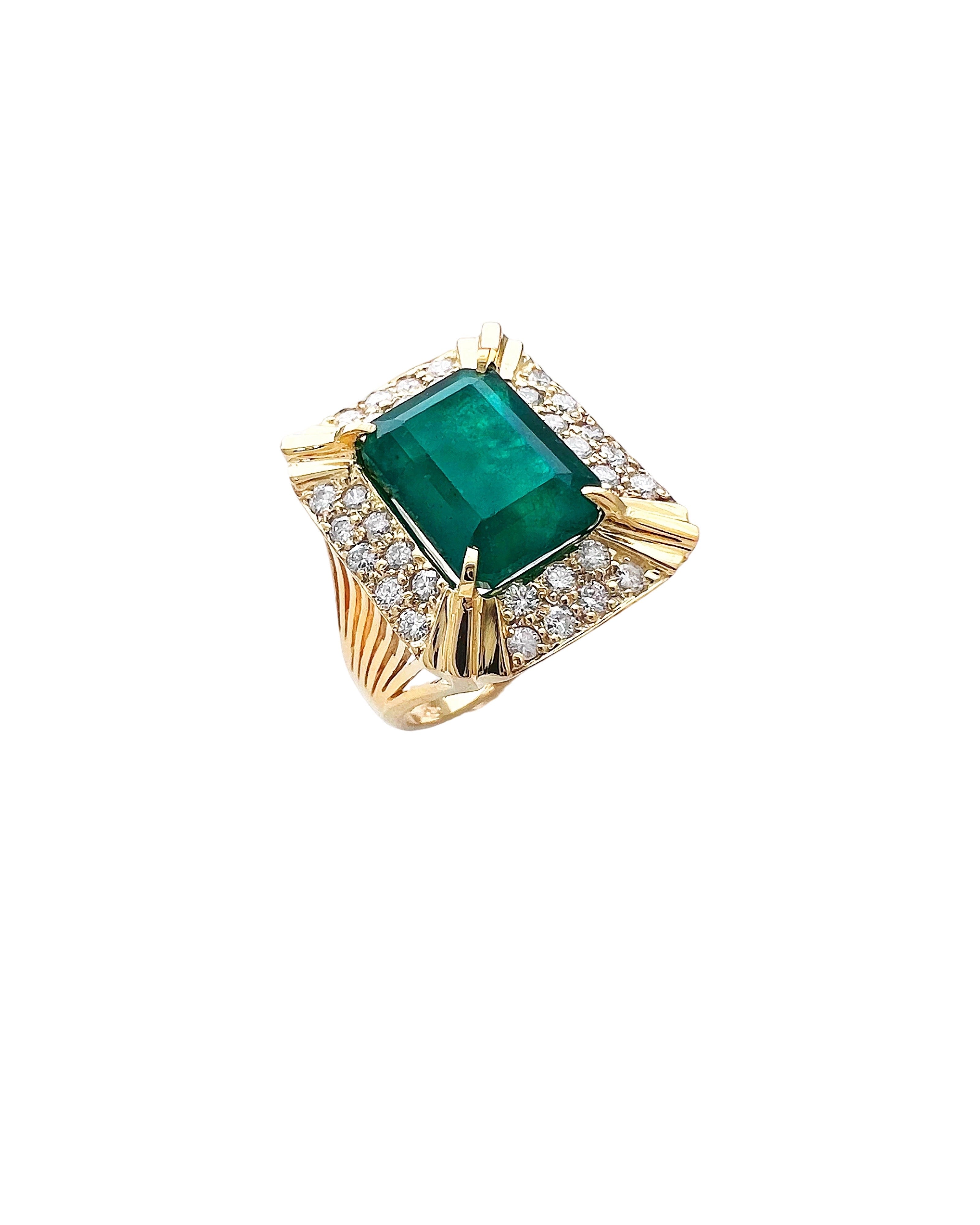 5.31 Carats Emerald Brazil F1 (Certified) & 0.81 Carats Diamonds Set In 14 Karat Yellow Gold Ring