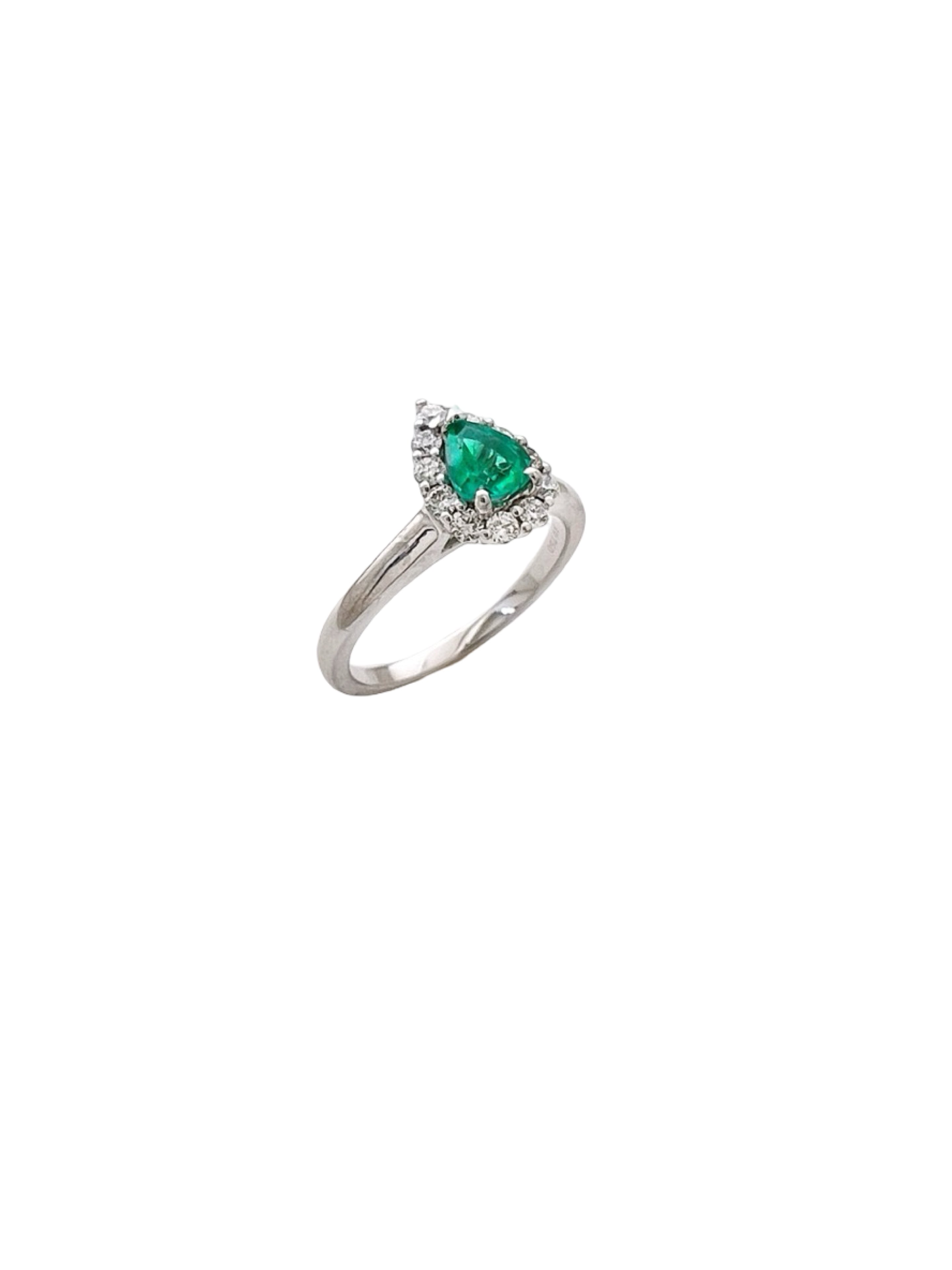 0.40 Carats Colombian Emerald No-Oil (Certified) & 0.40 Carats Diamonds VS2 Set In 18K White Gold