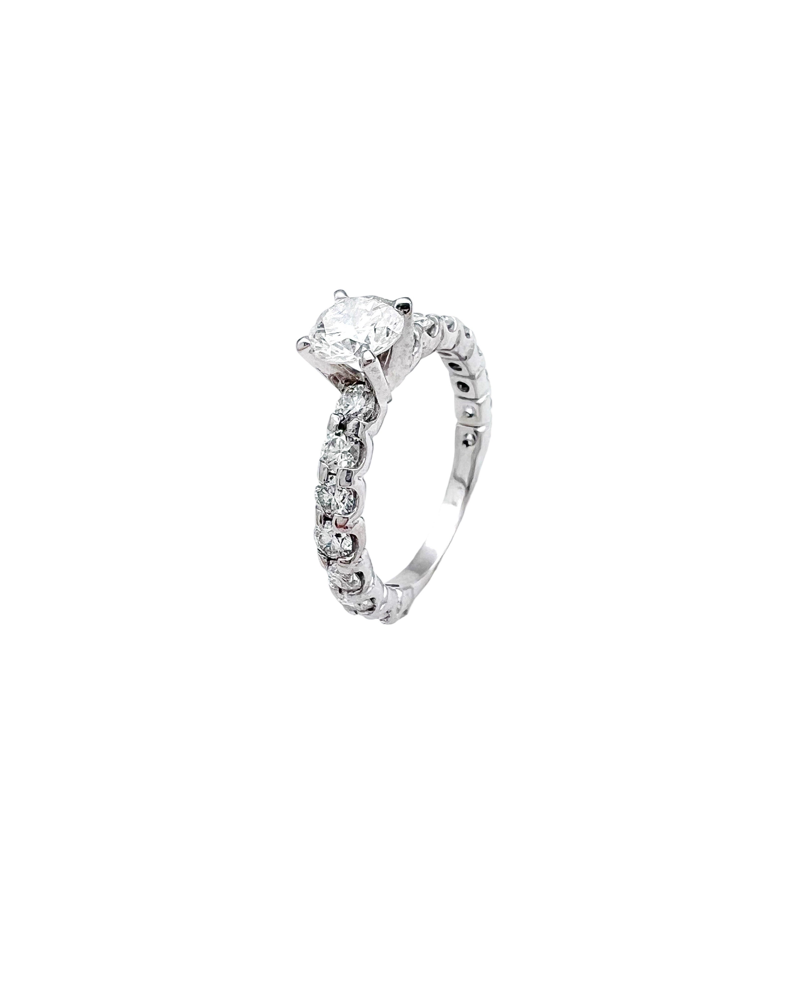 2.96 Carats Diamonds VS2/ Center 0.92 Carats SI2 (Certified) Set In 14 Karat White Gold Ring
